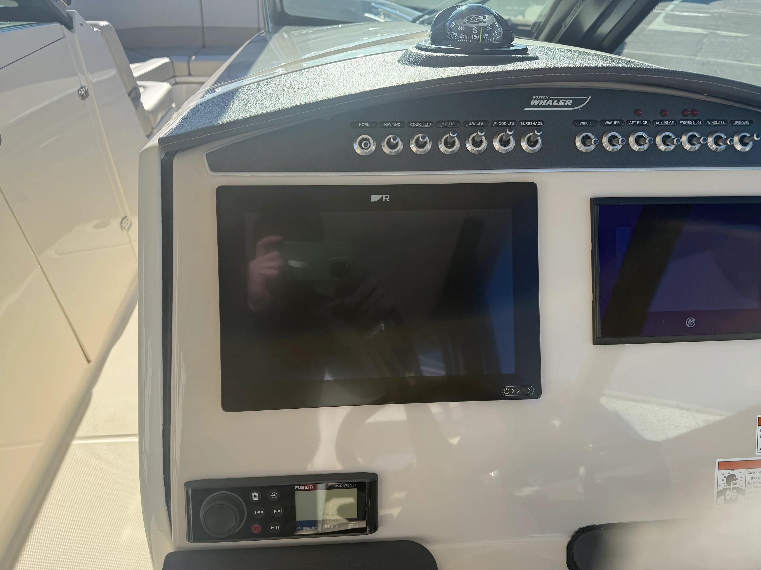 2022 Boston Whaler 320 VANTAGE Image Thumbnail #51