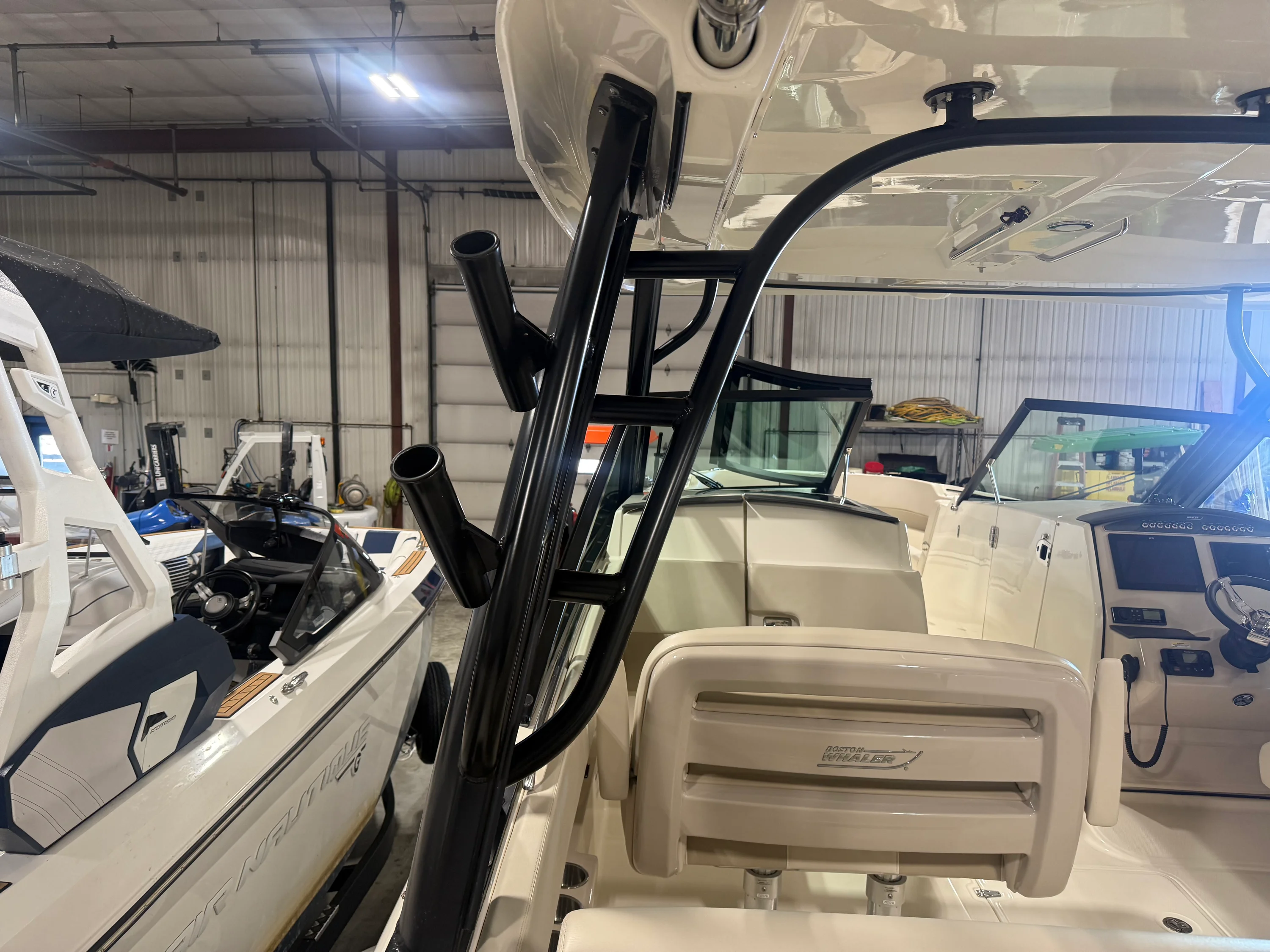 2022 Boston Whaler 320 VANTAGE Image Thumbnail #15