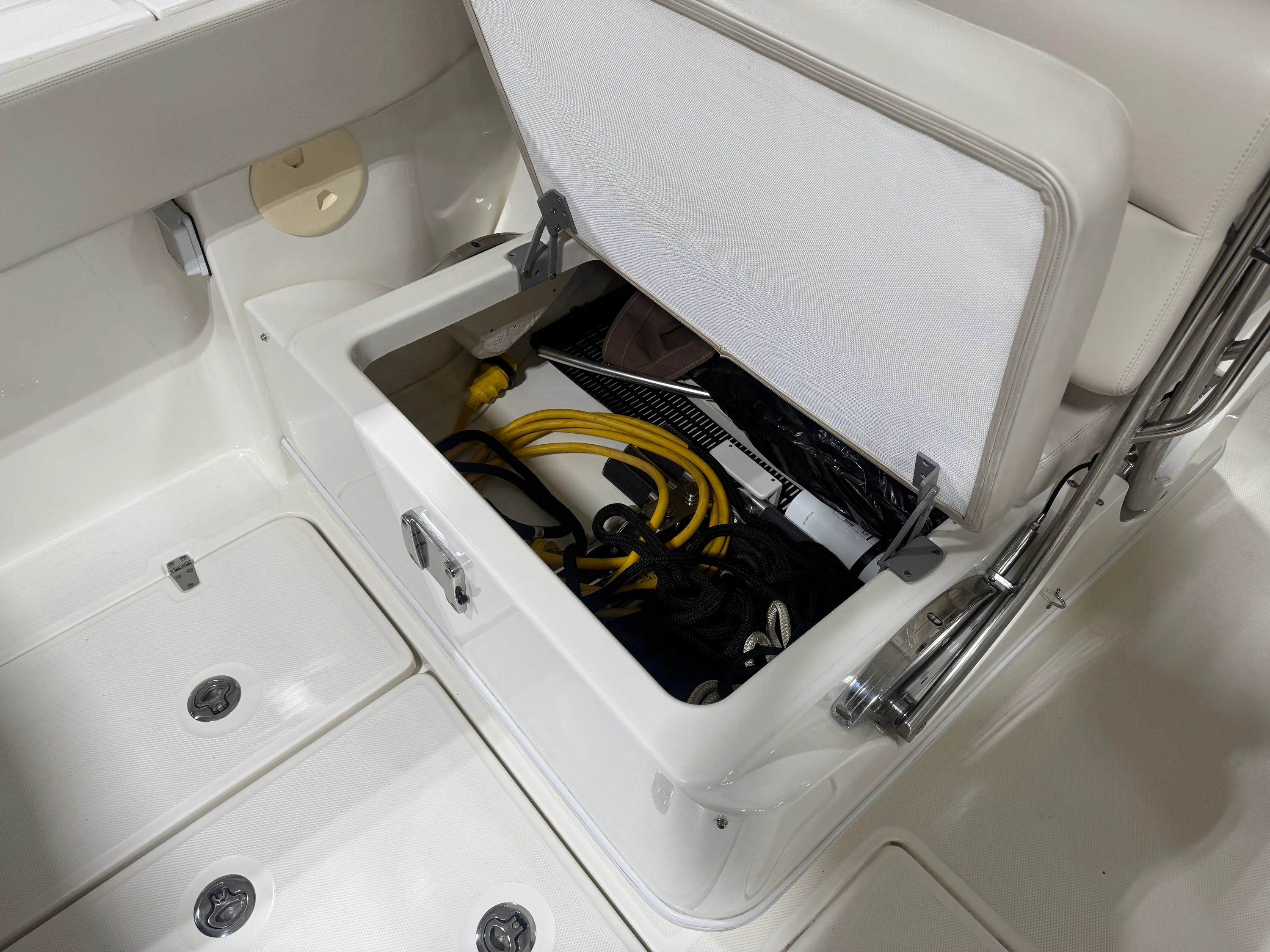 2022 Boston Whaler 320 VANTAGE Image Thumbnail #30