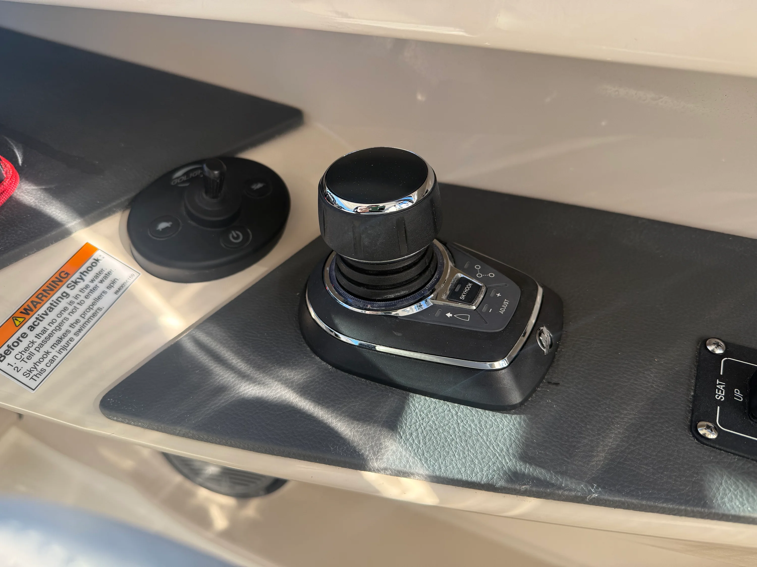 2022 Boston Whaler 320 VANTAGE Image Thumbnail #59