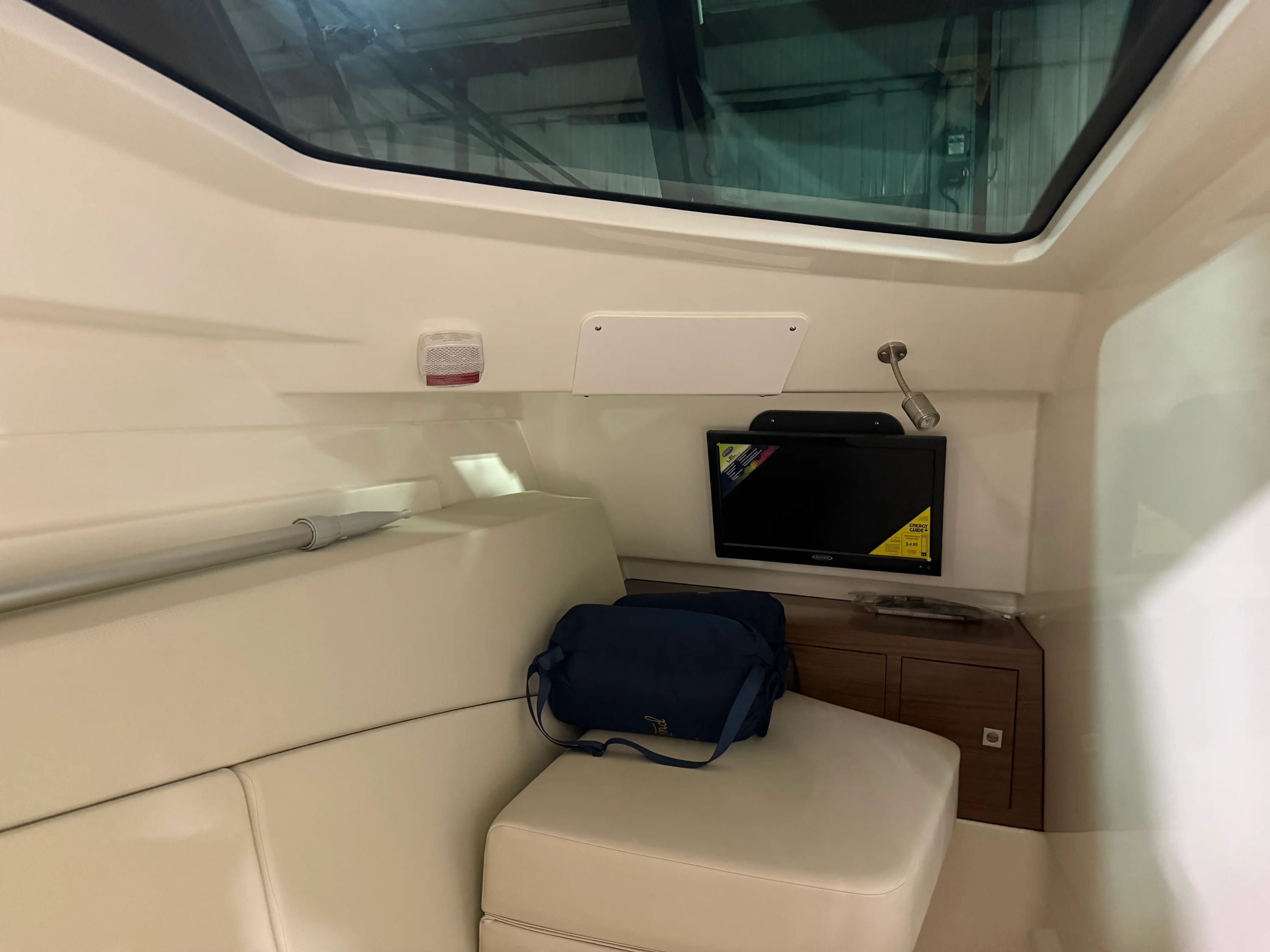 2022 Boston Whaler 320 VANTAGE Image Thumbnail #67