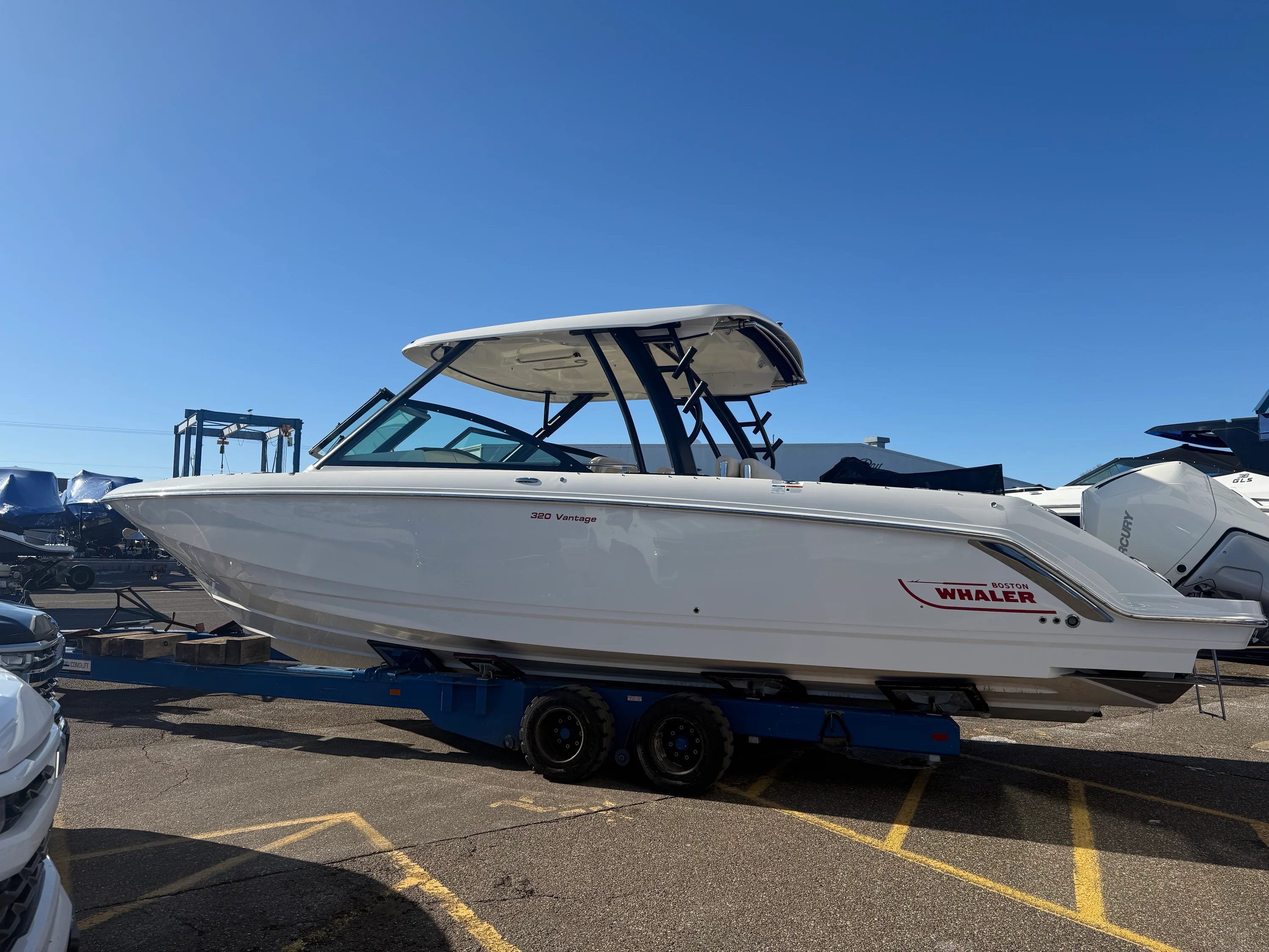 2022 Boston Whaler 320 VANTAGE Image Thumbnail #8