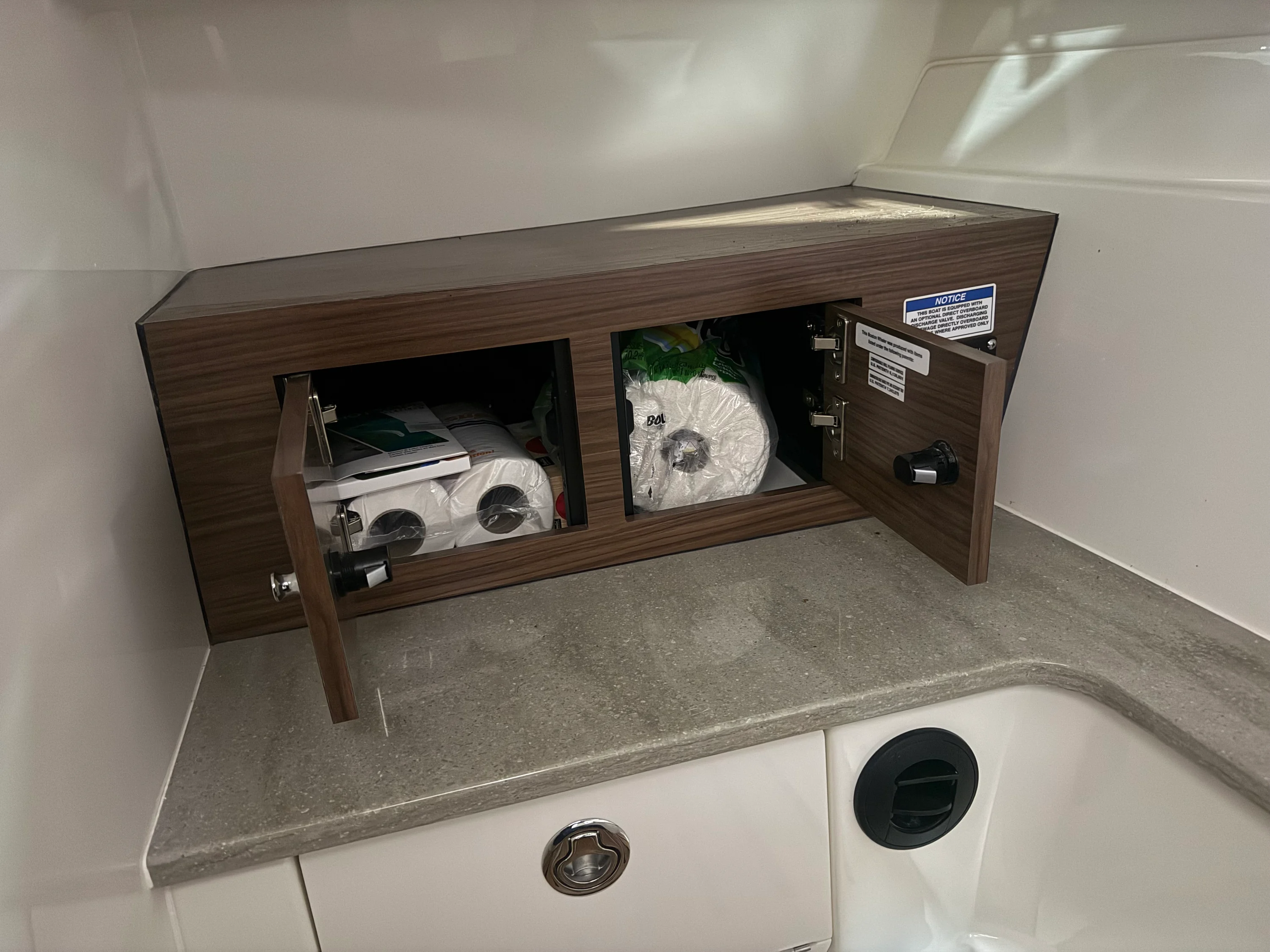 2022 Boston Whaler 320 VANTAGE Image Thumbnail #77