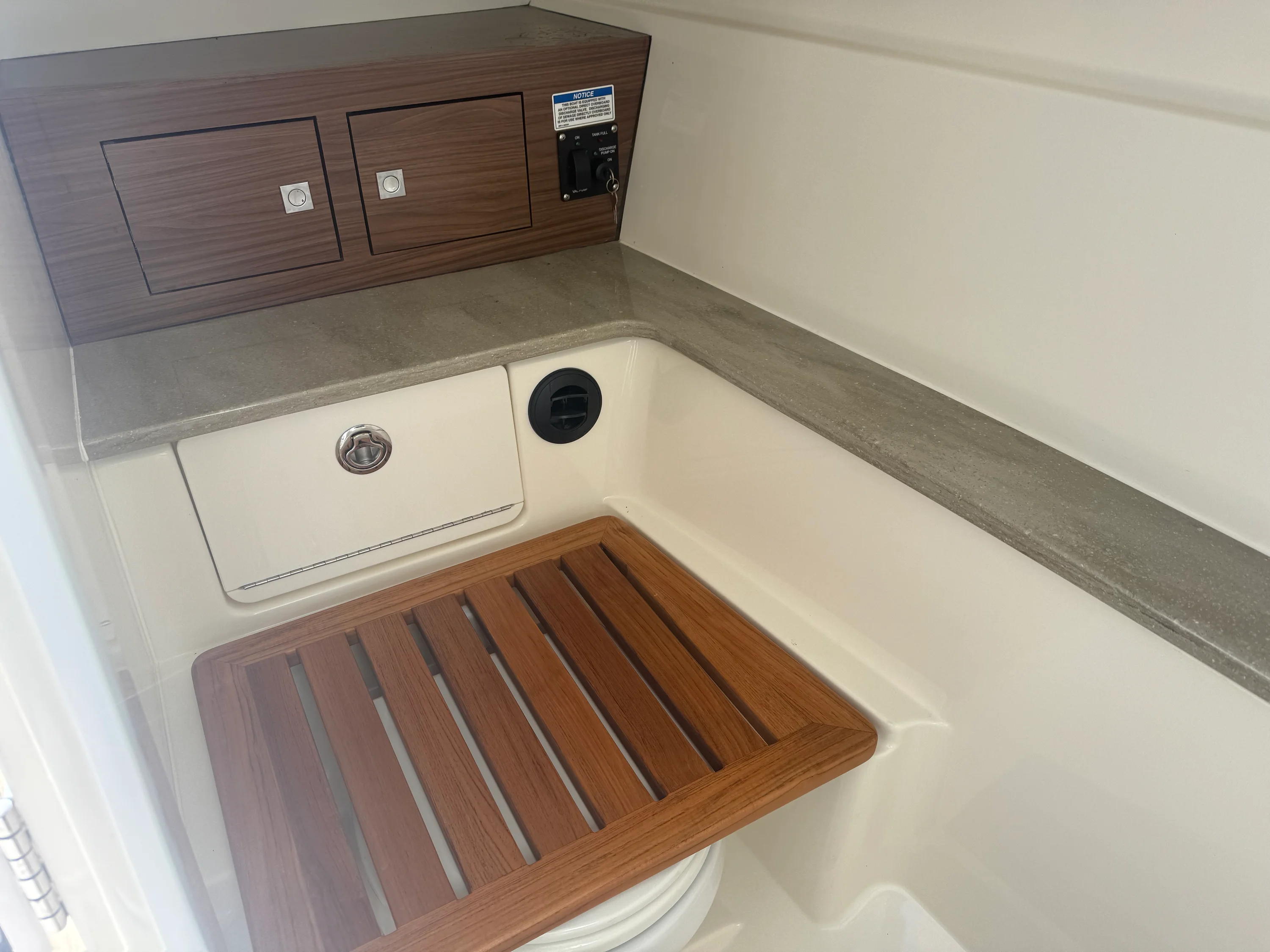 2022 Boston Whaler 320 VANTAGE Image Thumbnail #74