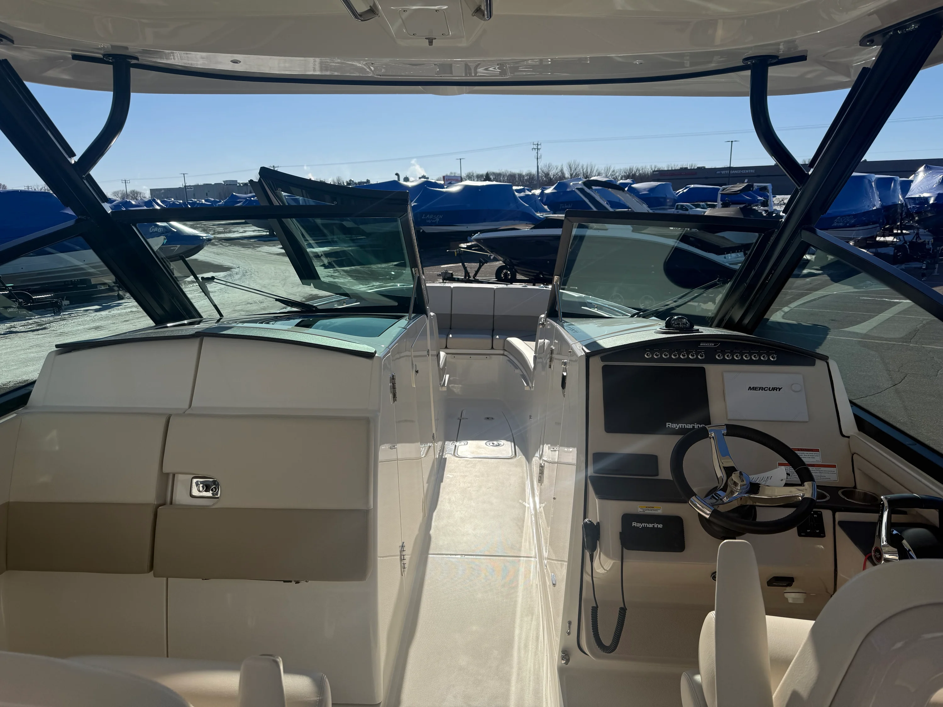 2022 Boston Whaler 320 VANTAGE Image Thumbnail #38