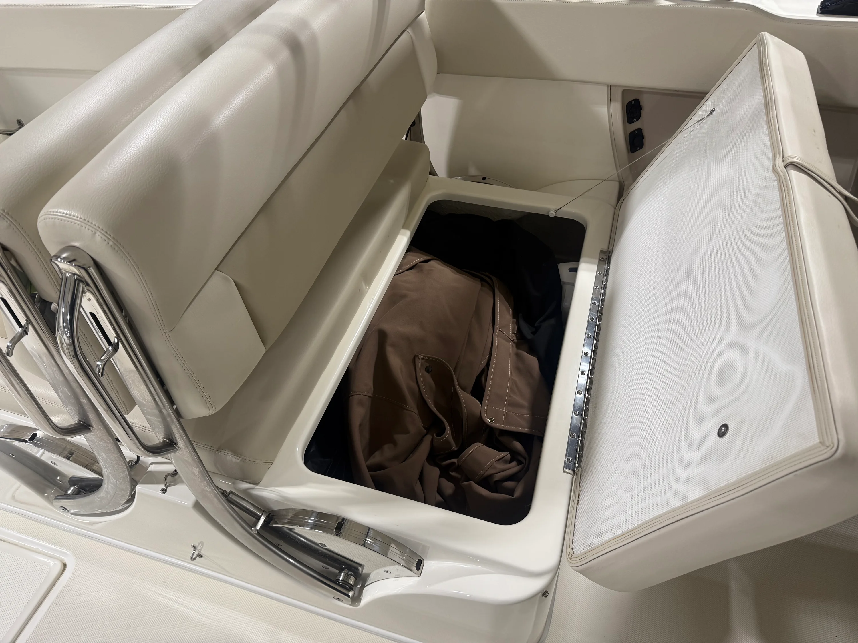 2022 Boston Whaler 320 VANTAGE Image Thumbnail #32