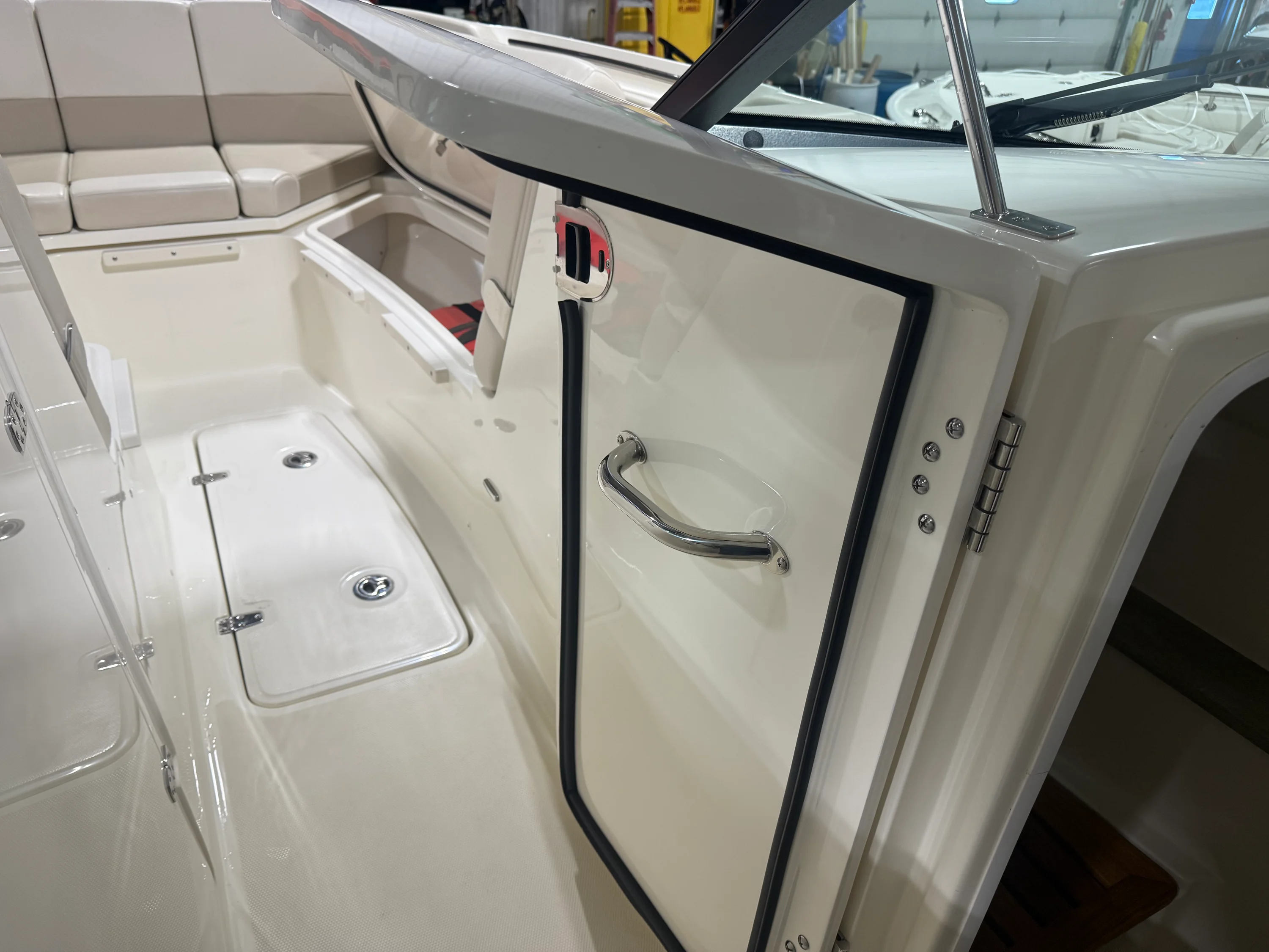 2022 Boston Whaler 320 VANTAGE Image Thumbnail #83