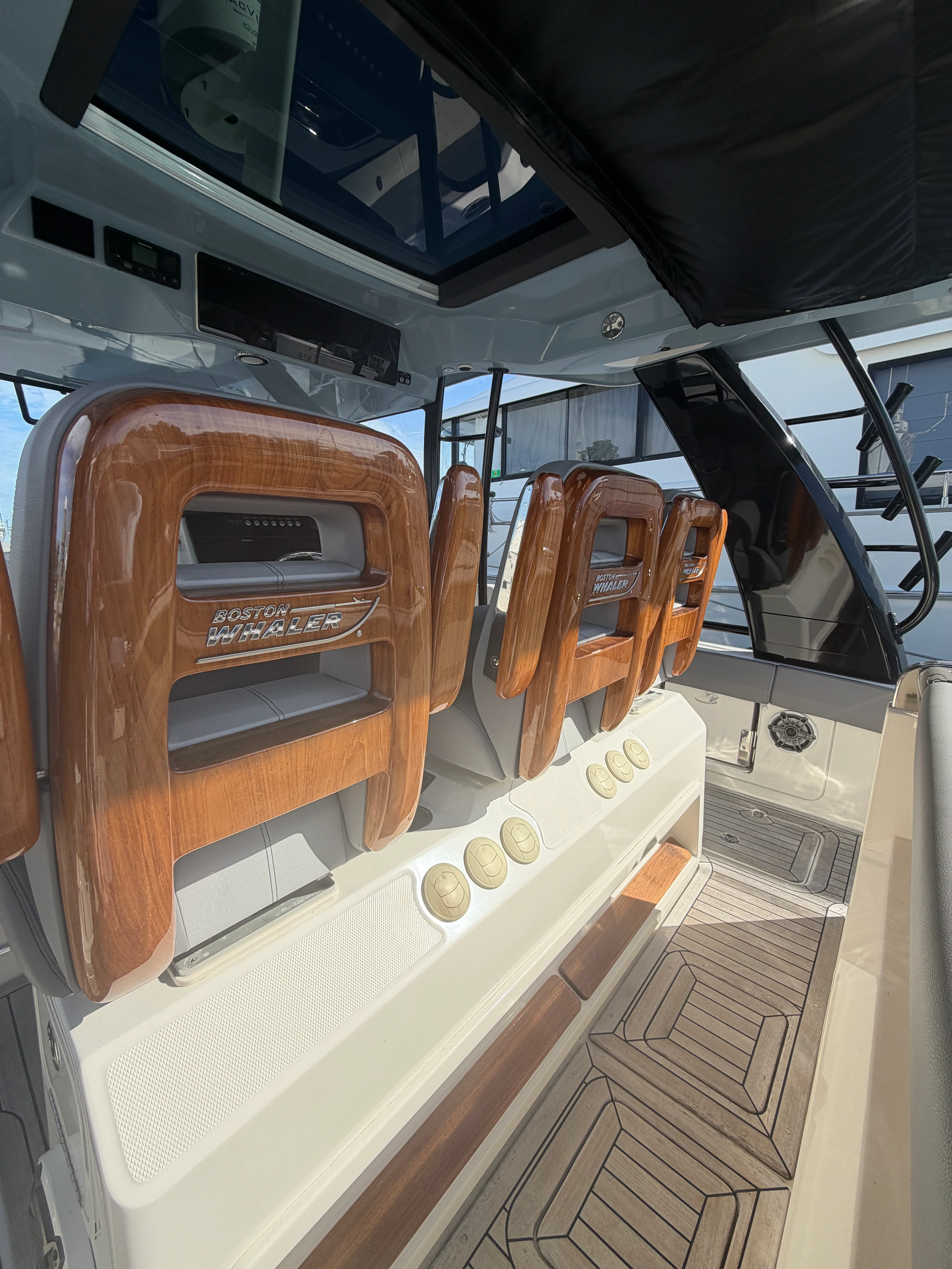 2023 Boston Whaler 420 OUTRAGE Image Thumbnail #6