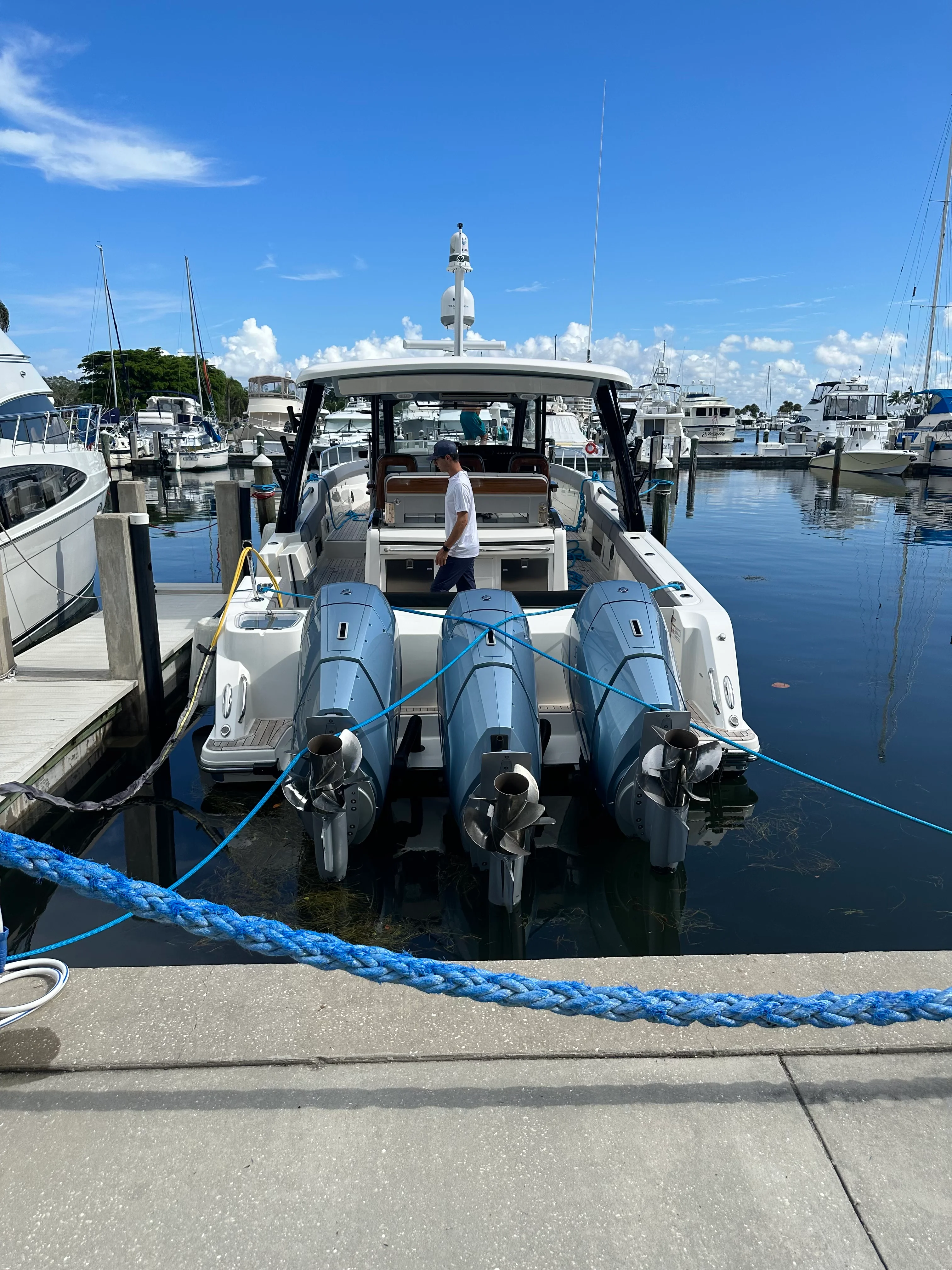 2023 Boston Whaler 420 OUTRAGE Image Thumbnail #2