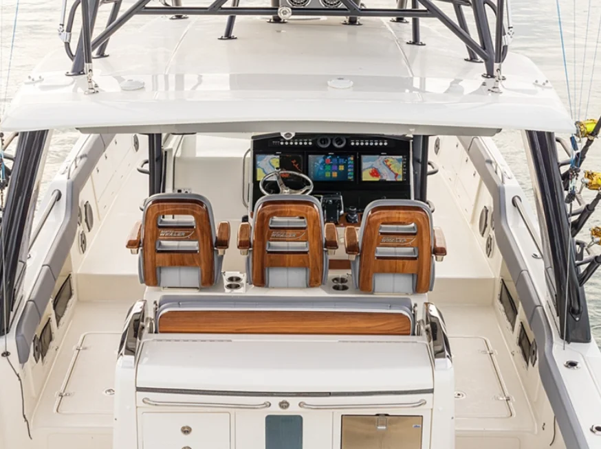 2023 Boston Whaler 420 OUTRAGE Image Thumbnail #4