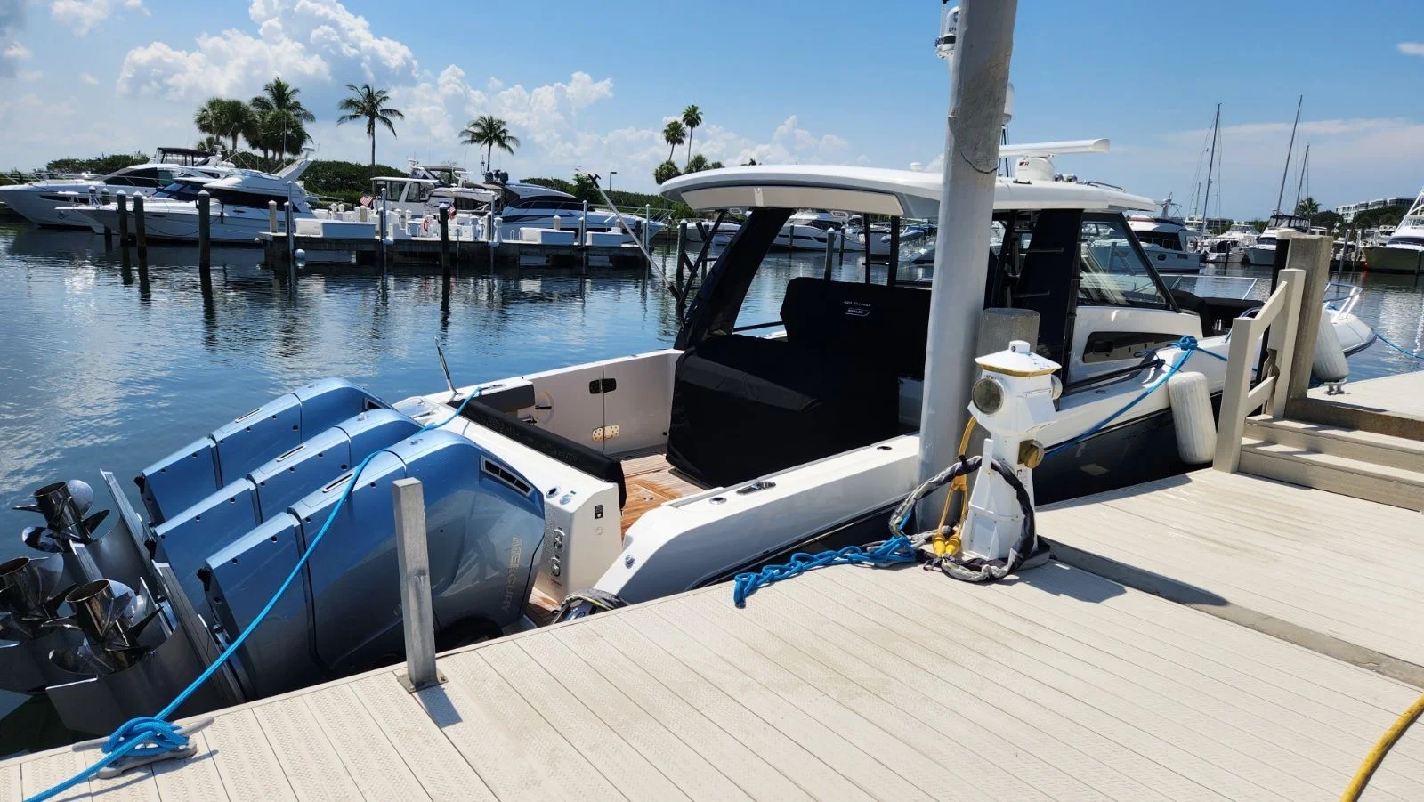 2023 Boston Whaler 420 OUTRAGE Image Thumbnail #1