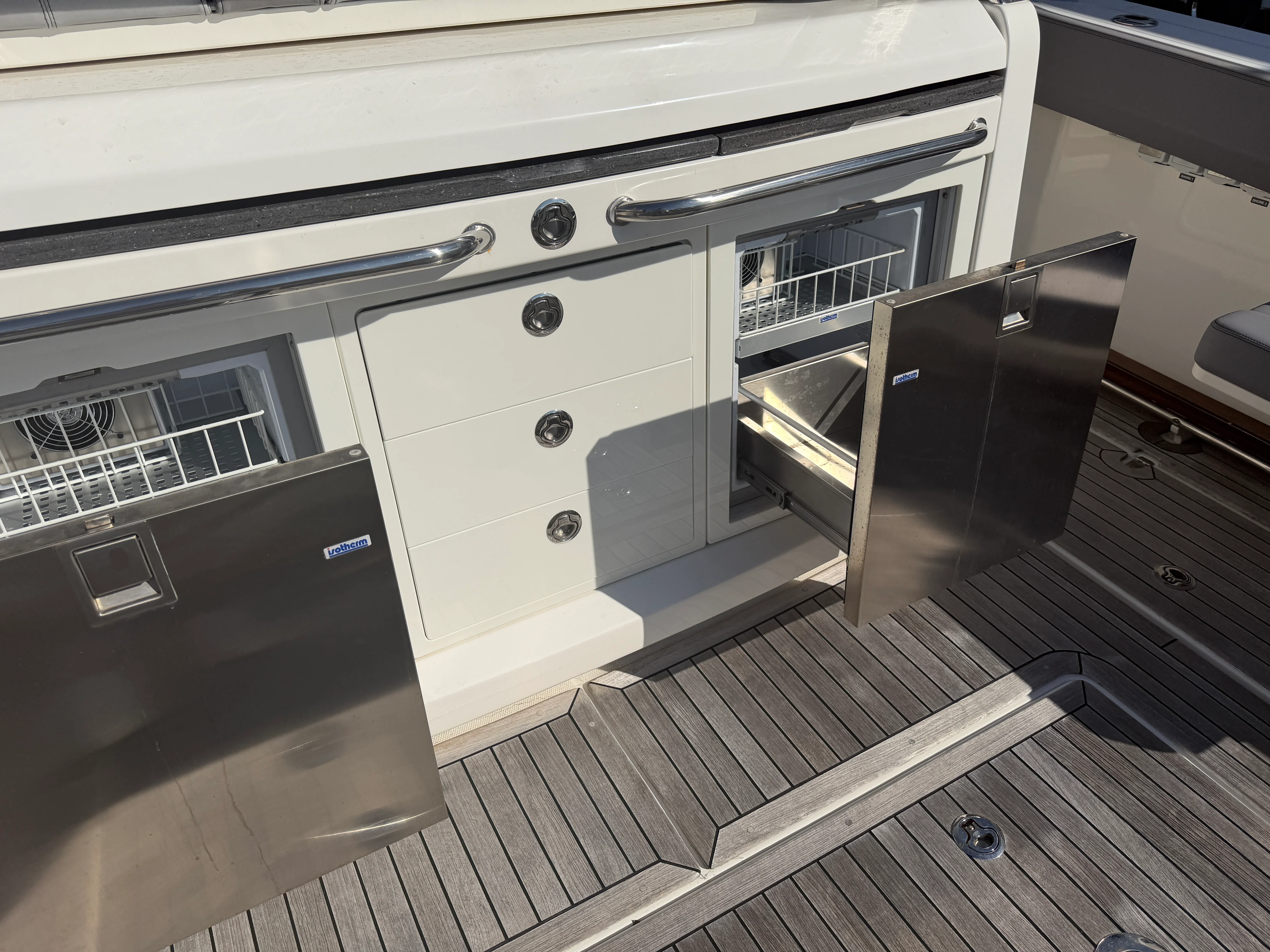 2023 Boston Whaler 420 OUTRAGE Image Thumbnail #15