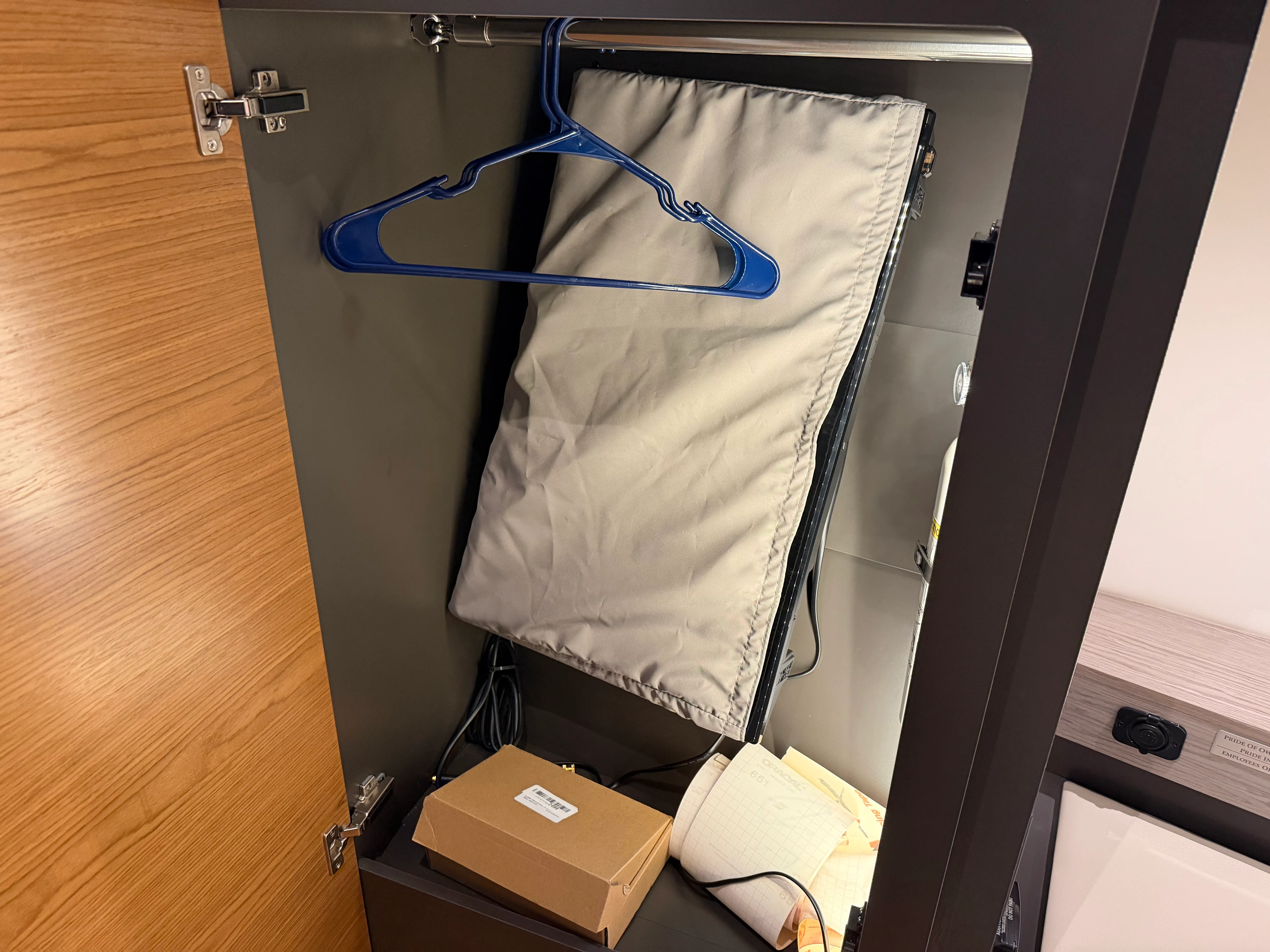 2023 Tiara Yachts 34 LS Image Thumbnail #33