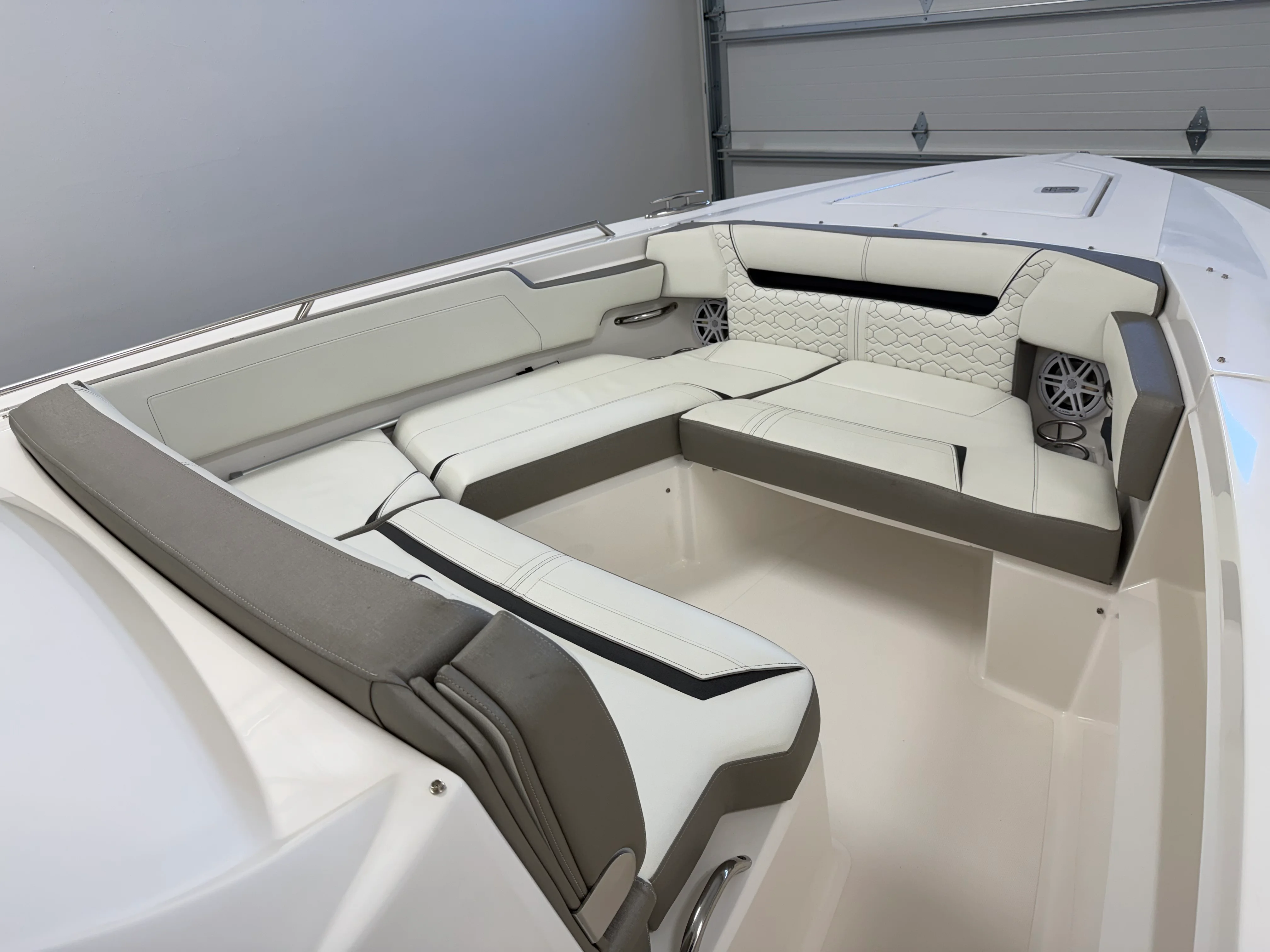2023 Tiara Yachts 34 LS Image Thumbnail #16