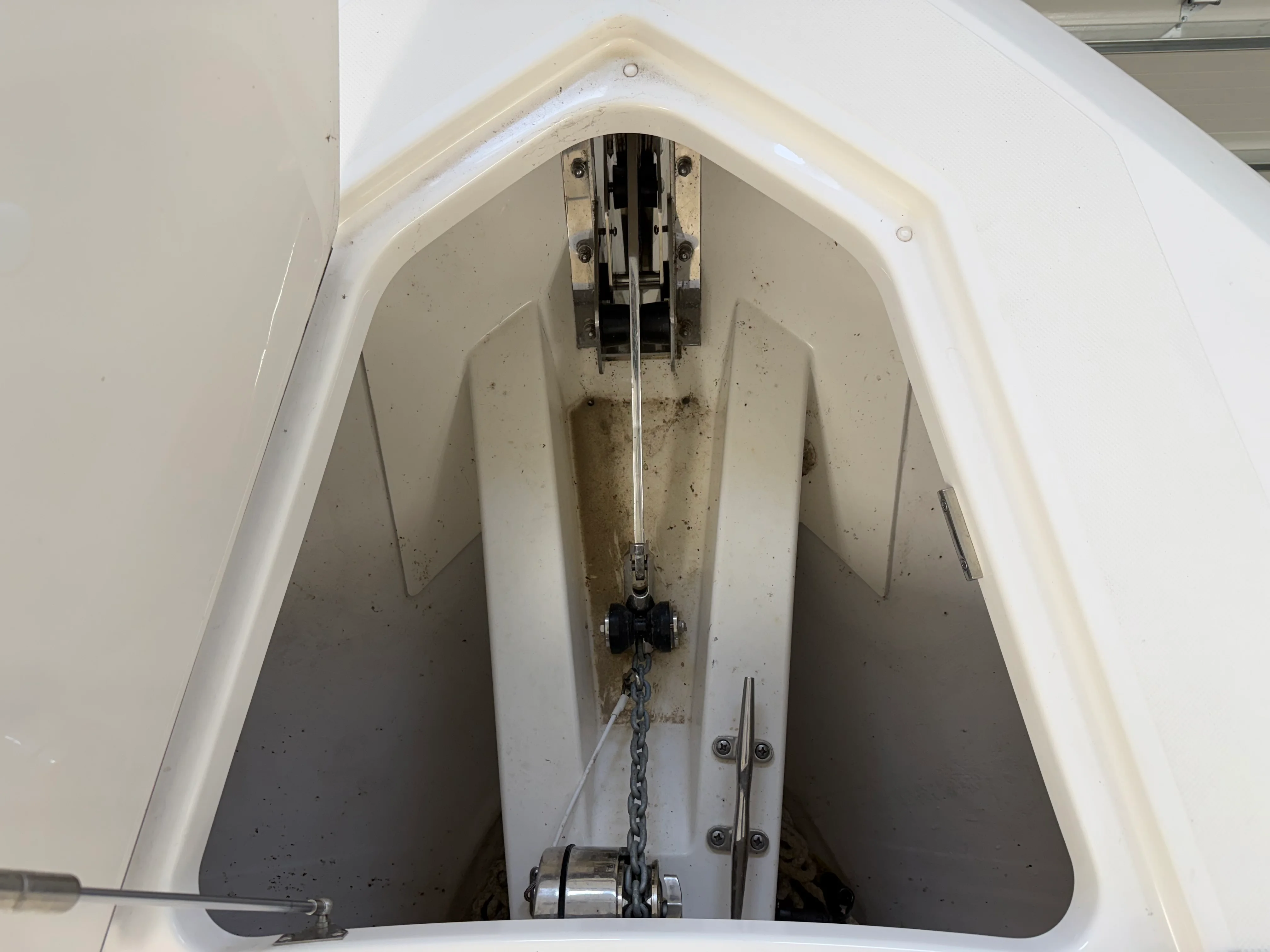 2023 Tiara Yachts 34 LS Image Thumbnail #20