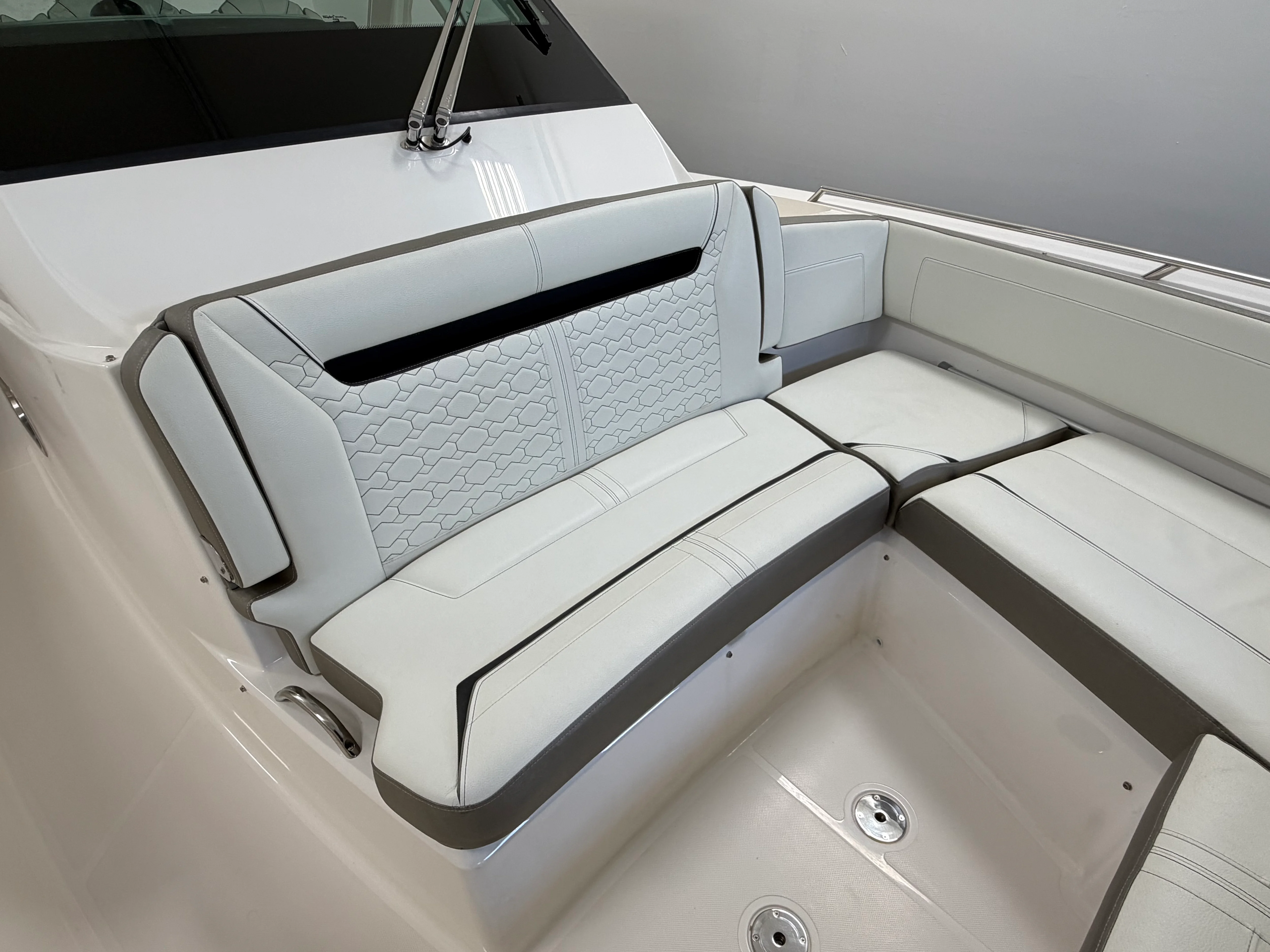 2023 Tiara Yachts 34 LS Image Thumbnail #18