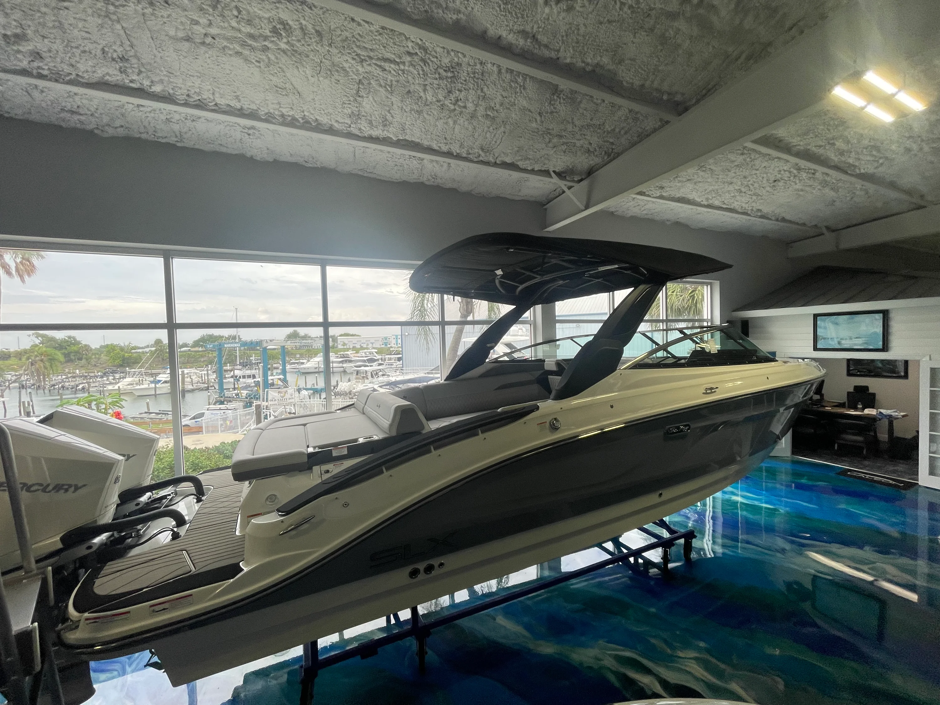 2026 Sea Ray SLX 280 Outboard Image Thumbnail #3