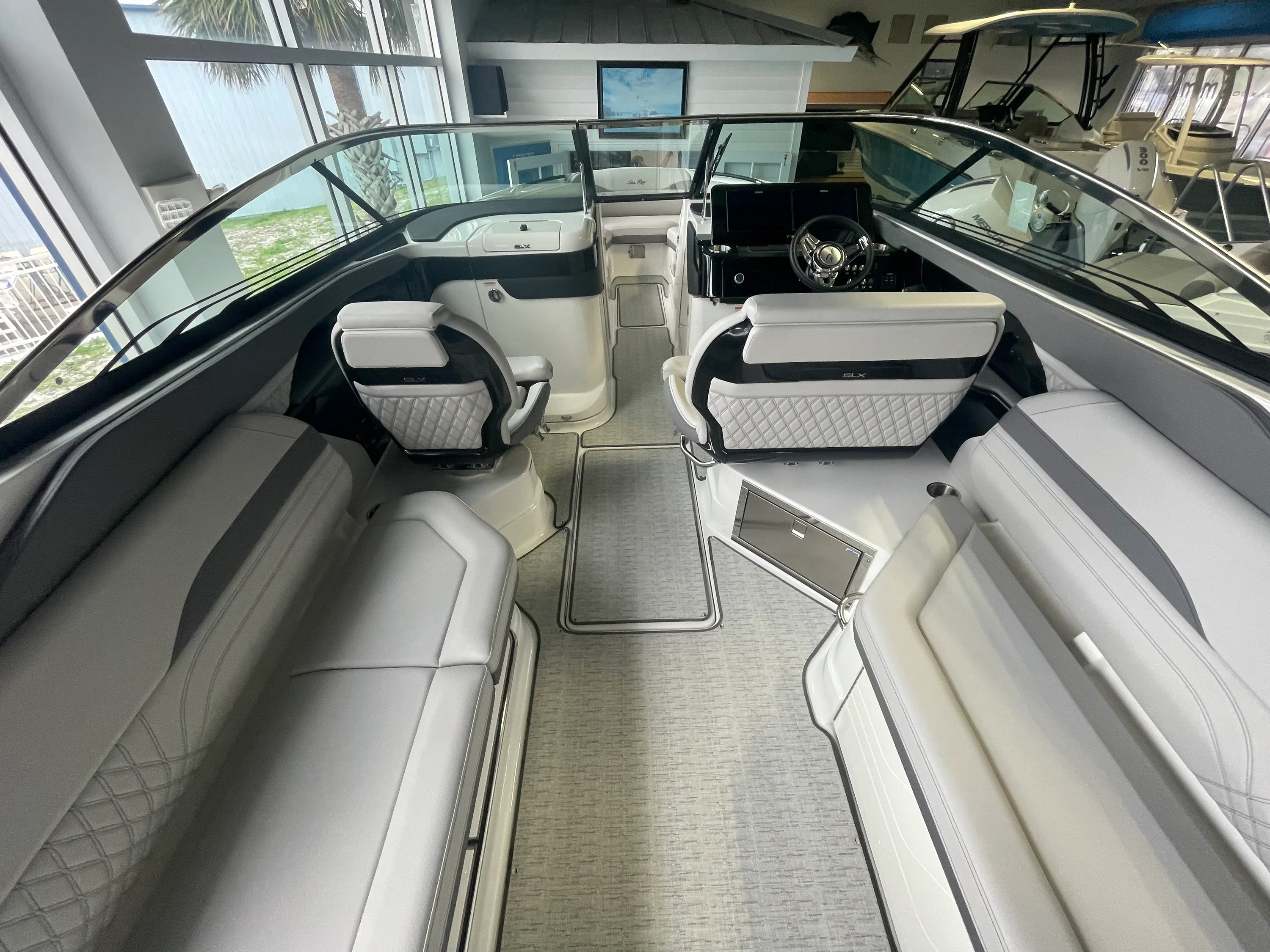 2026 Sea Ray SLX 280 Outboard Image Thumbnail #9