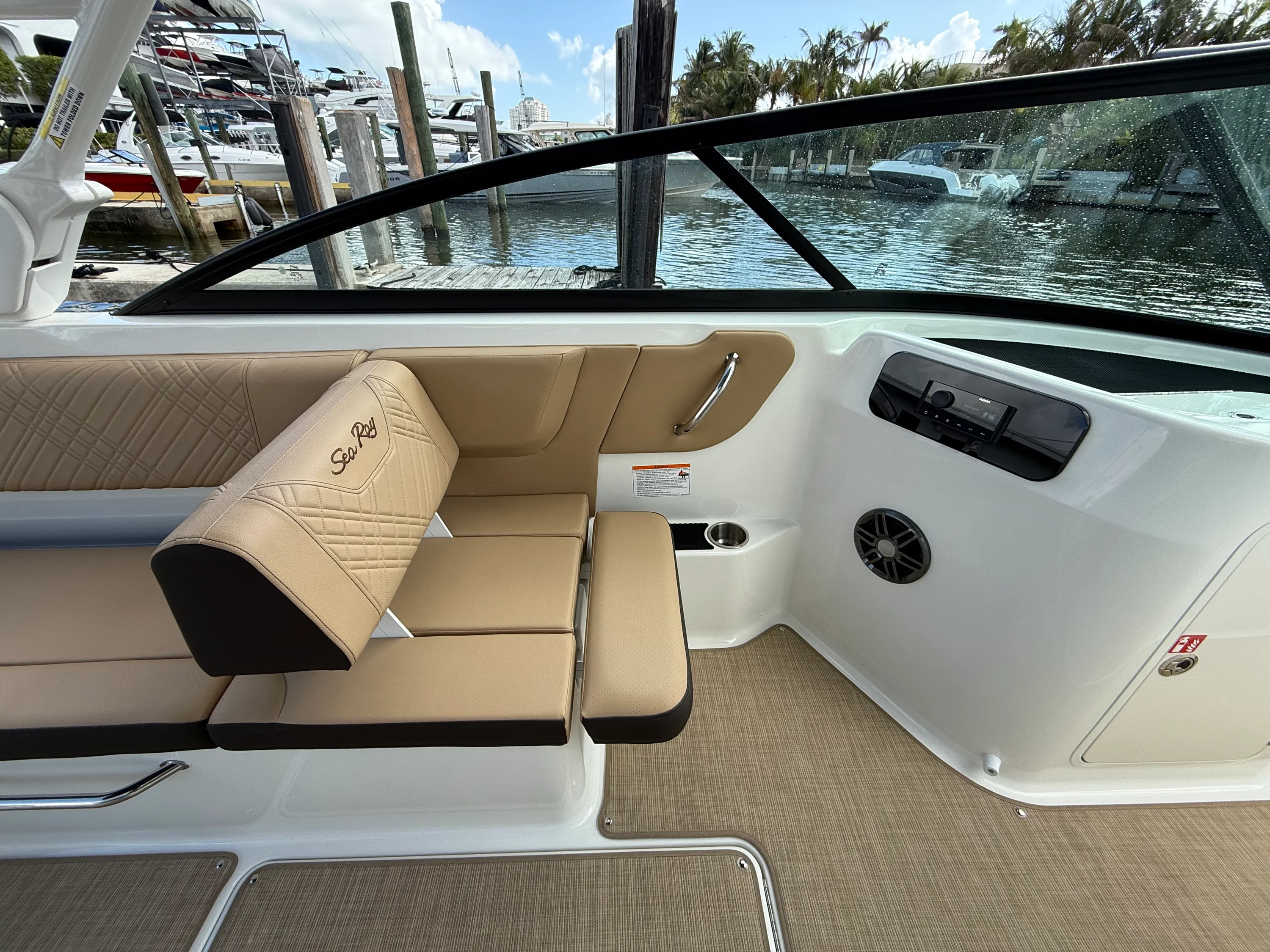 2026 Sea Ray SDX 270 Outboard Image Thumbnail #15