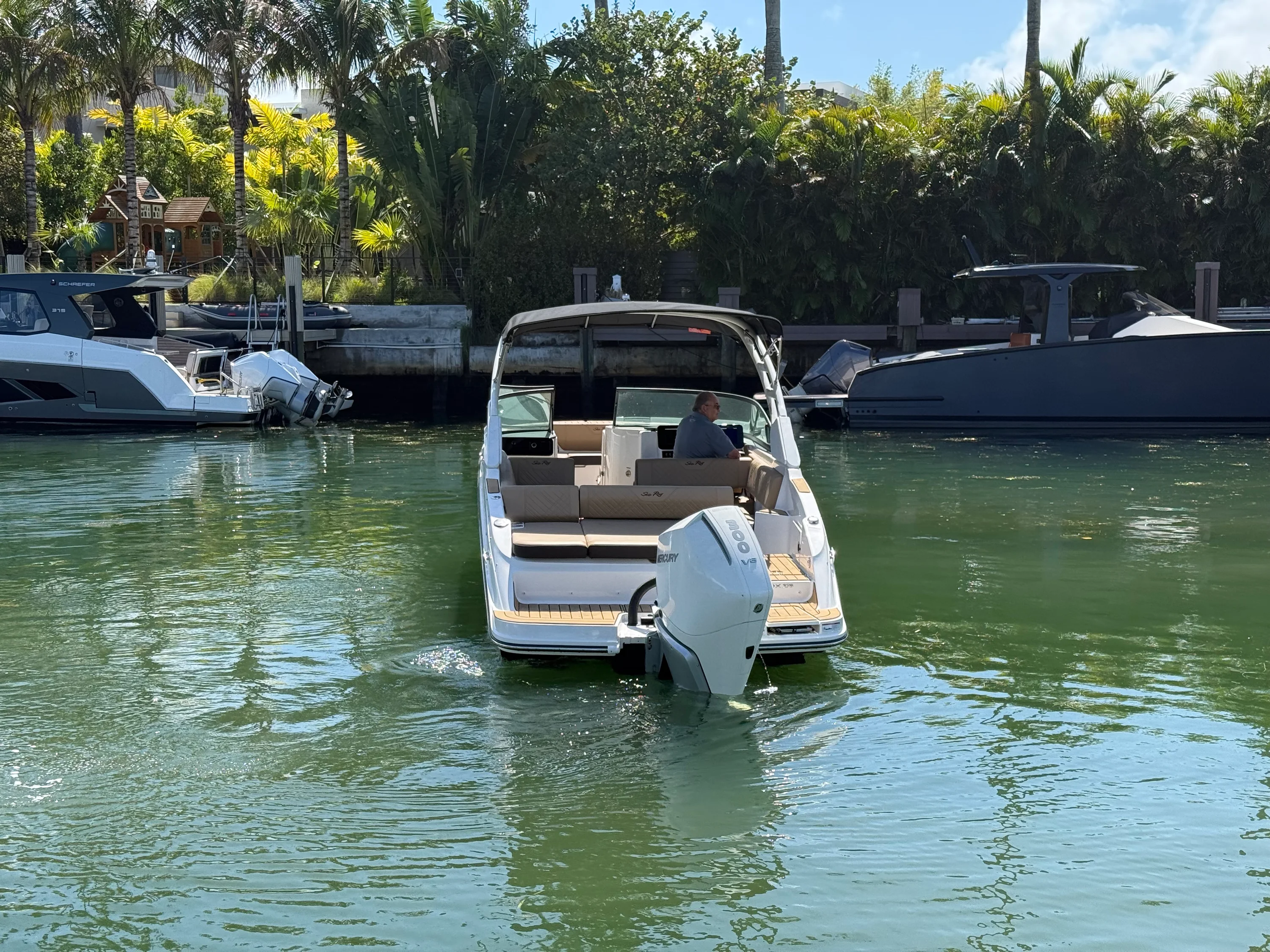 2026 Sea Ray SDX 270 Outboard Image Thumbnail #6