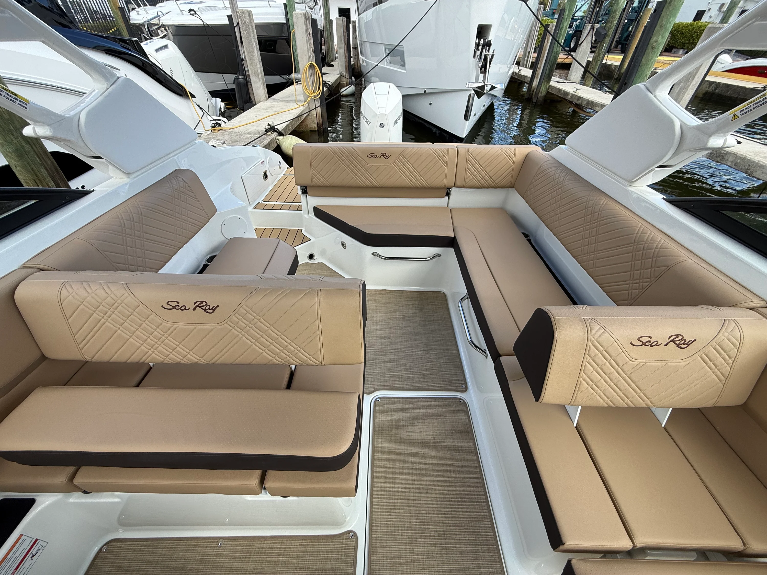 2026 Sea Ray SDX 270 Outboard Image Thumbnail #14