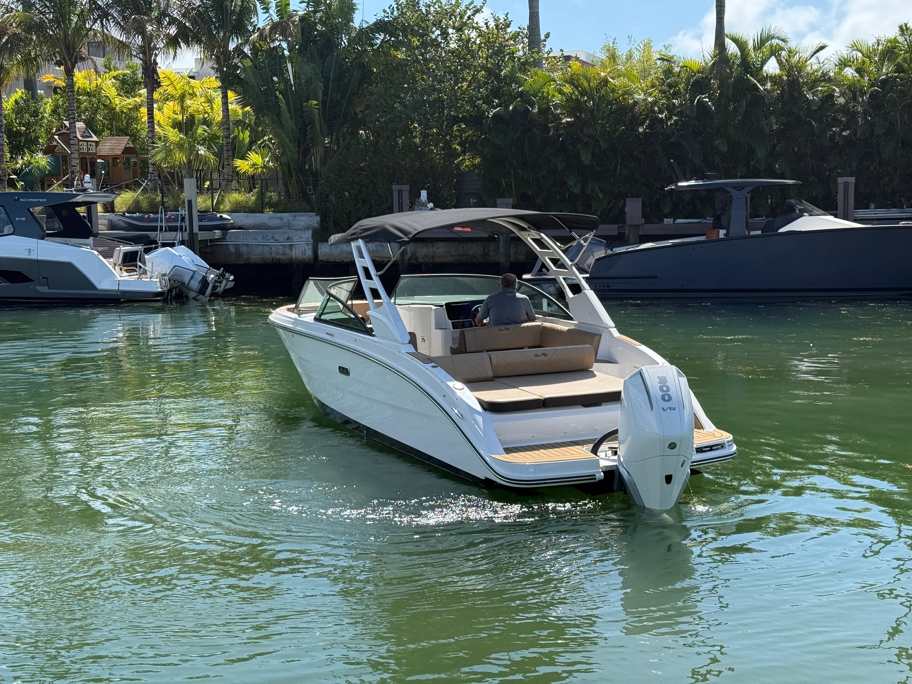 2026 Sea Ray SDX 270 Outboard Image Thumbnail #3