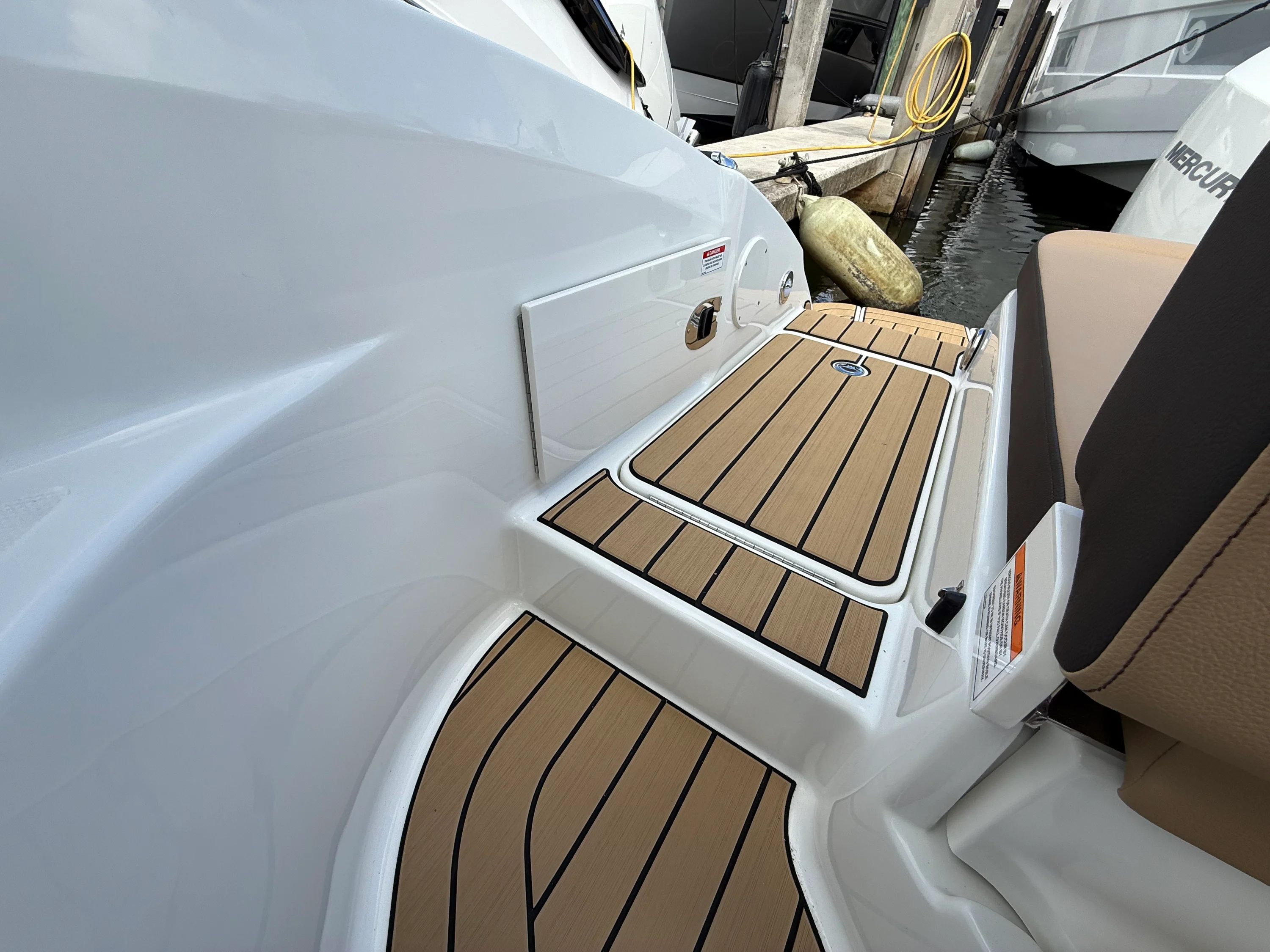 2026 Sea Ray SDX 270 Outboard Image Thumbnail #26