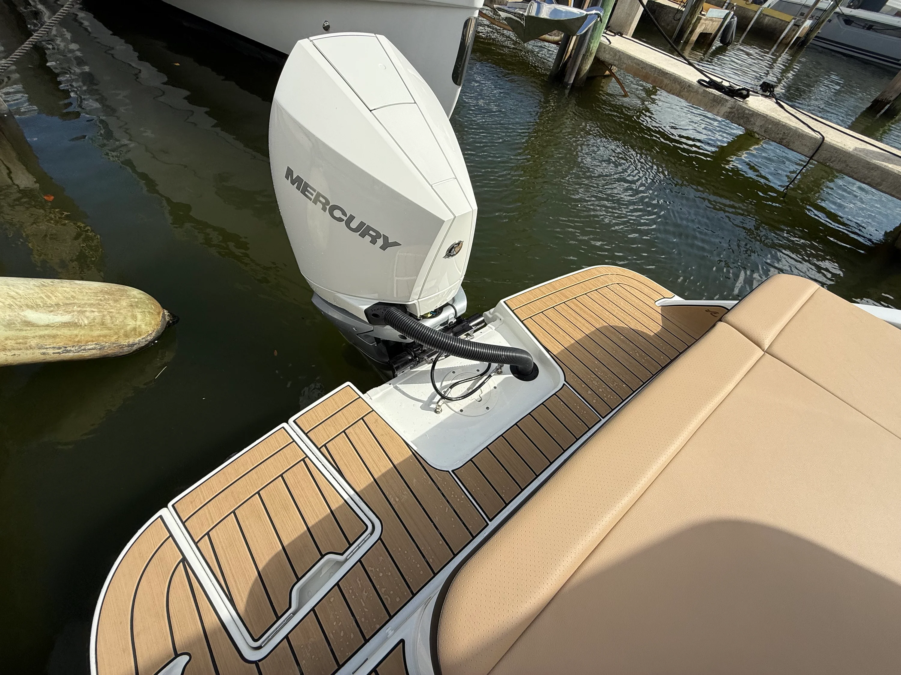 2026 Sea Ray SDX 270 Outboard Image Thumbnail #27