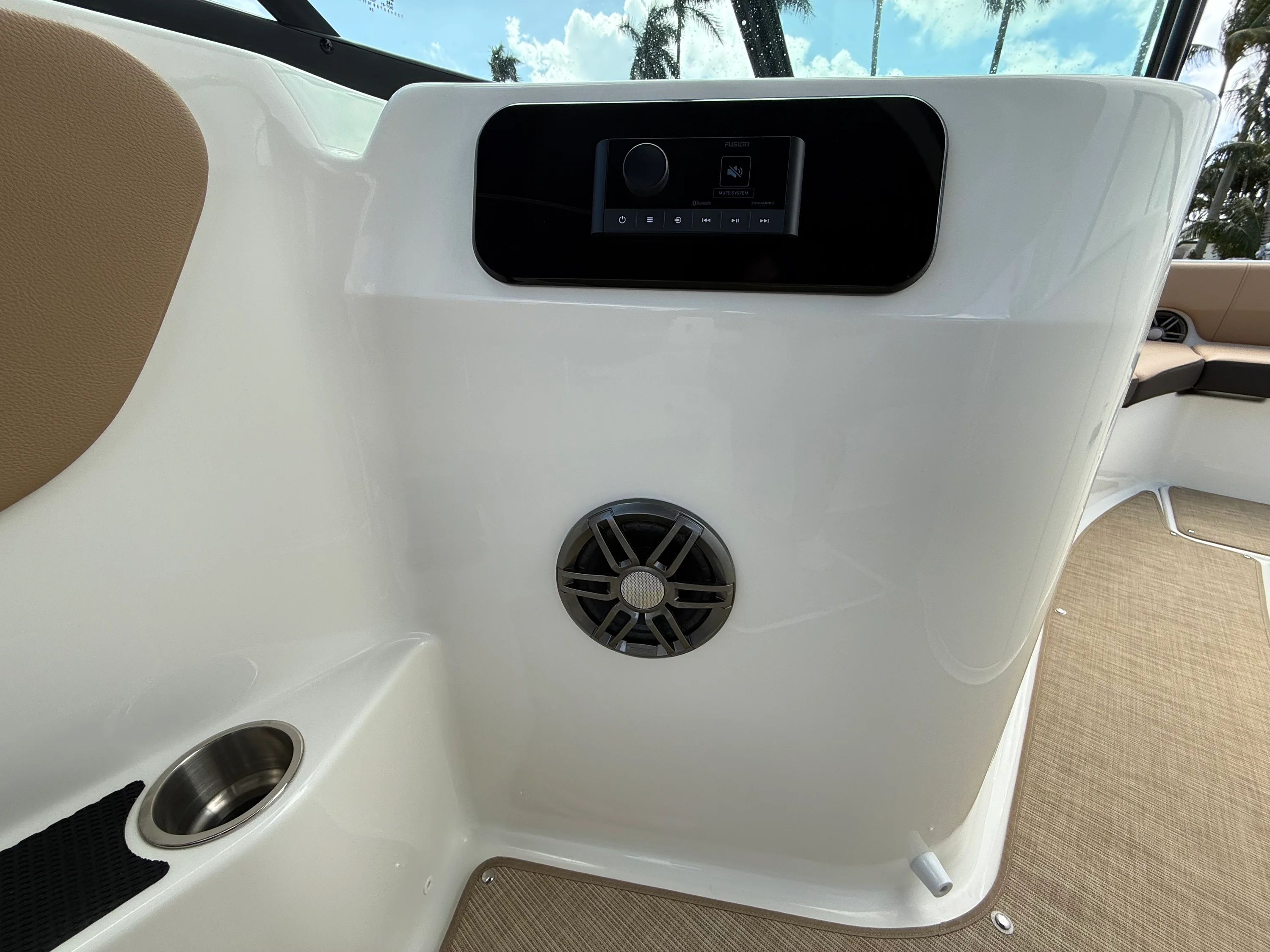 2026 Sea Ray SDX 270 Outboard Image Thumbnail #24