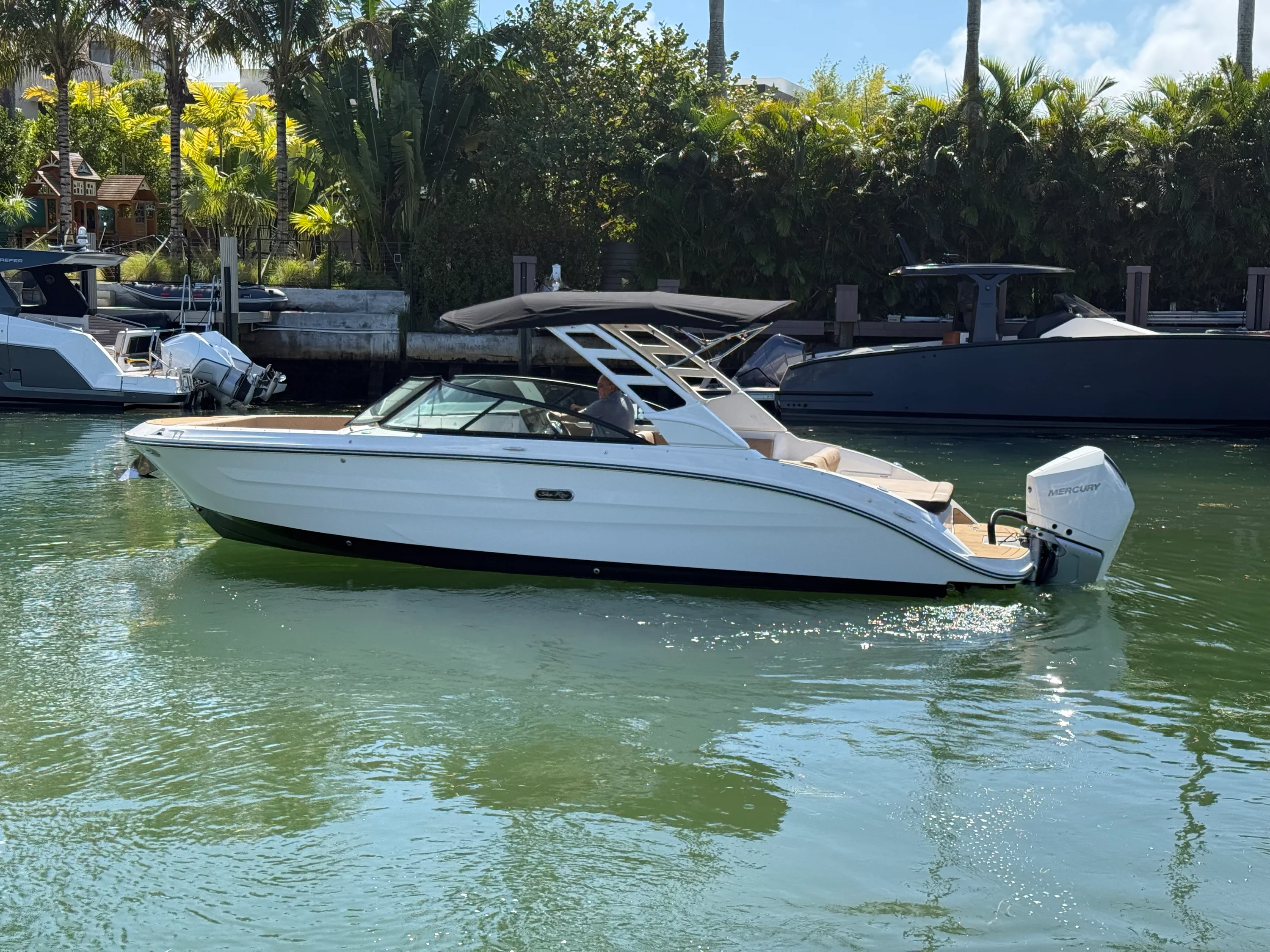 2026 Sea Ray SDX 270 Outboard Image Thumbnail #0