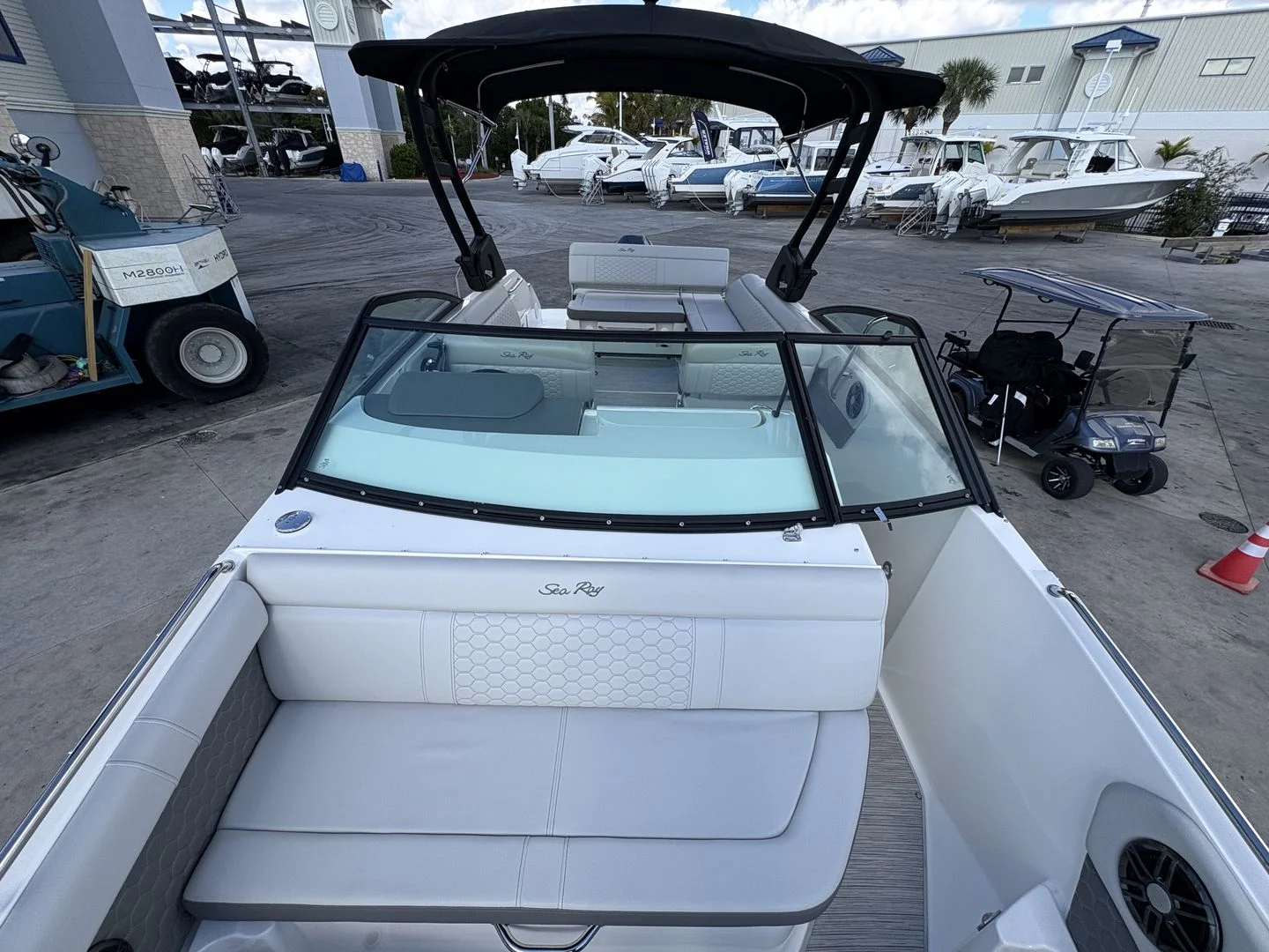 2024 Sea Ray 250SDX OB Image Thumbnail #25