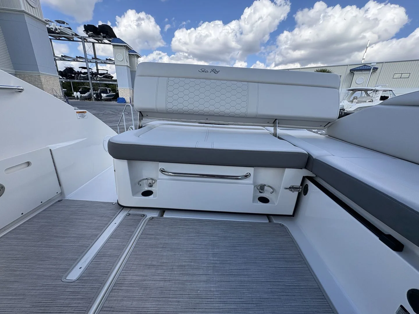 2024 Sea Ray 250SDX OB Image Thumbnail #15