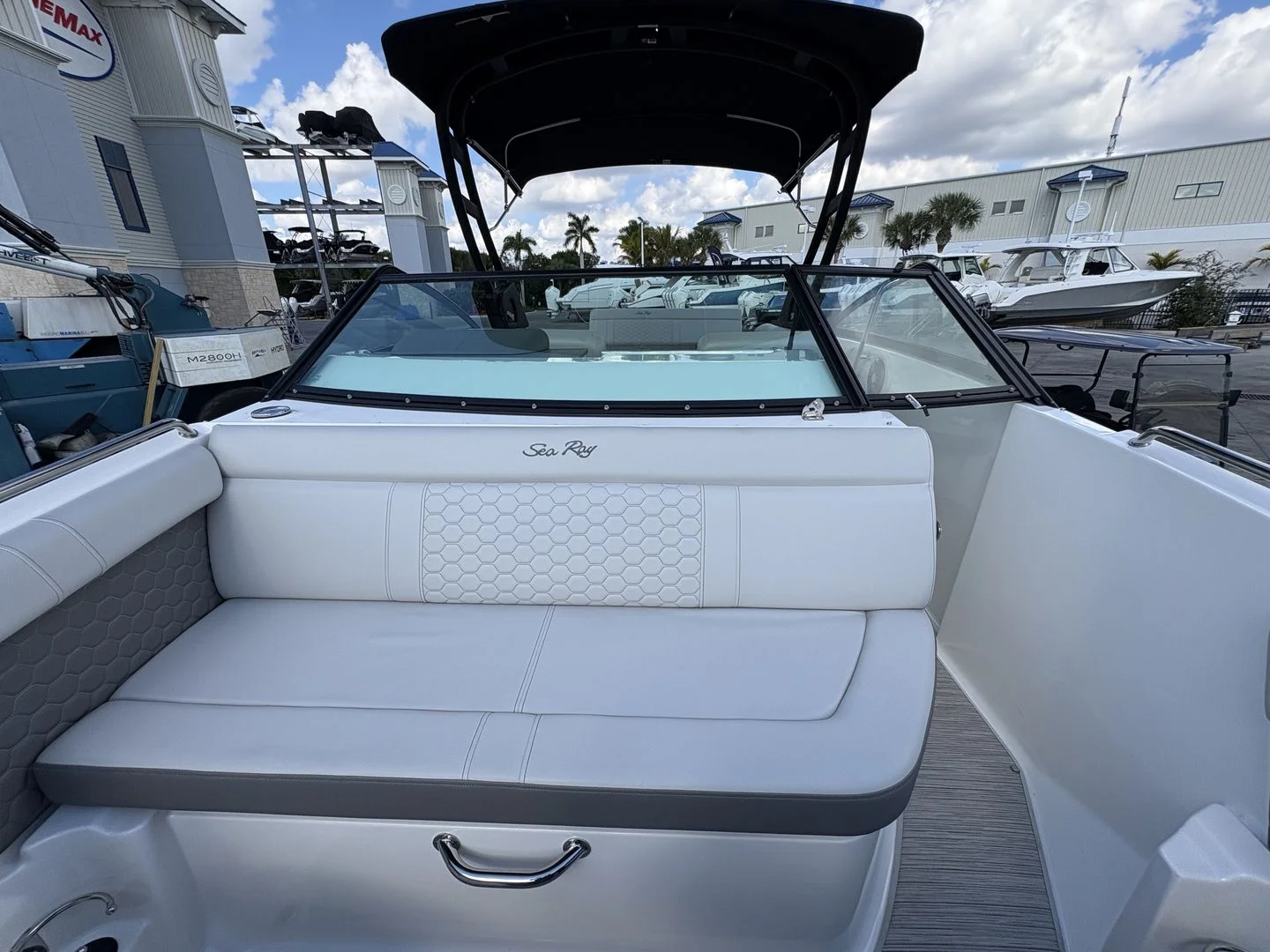 2024 Sea Ray 250SDX OB Image Thumbnail #26