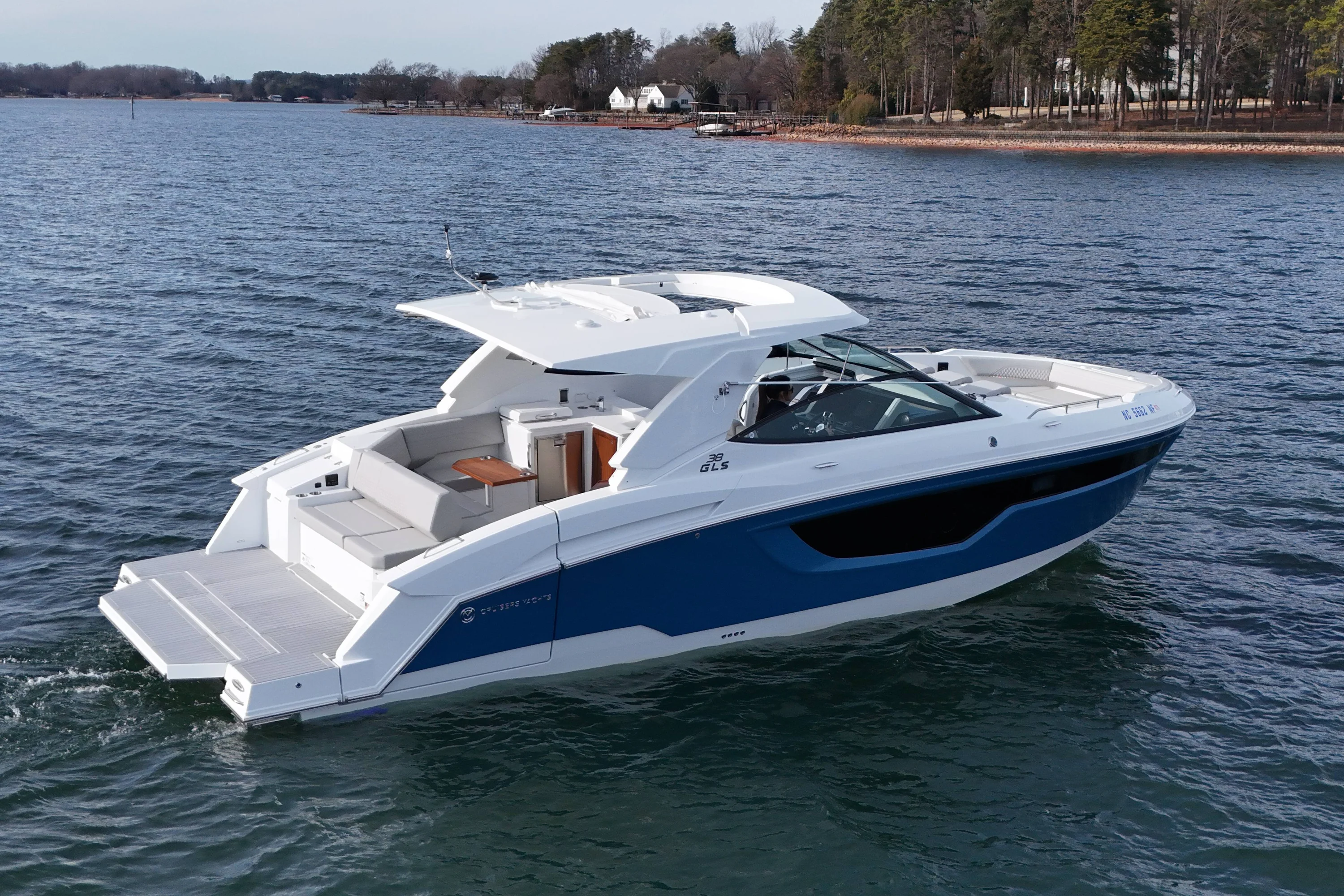 2025 Cruisers Yachts 38 GLS Image Thumbnail #8