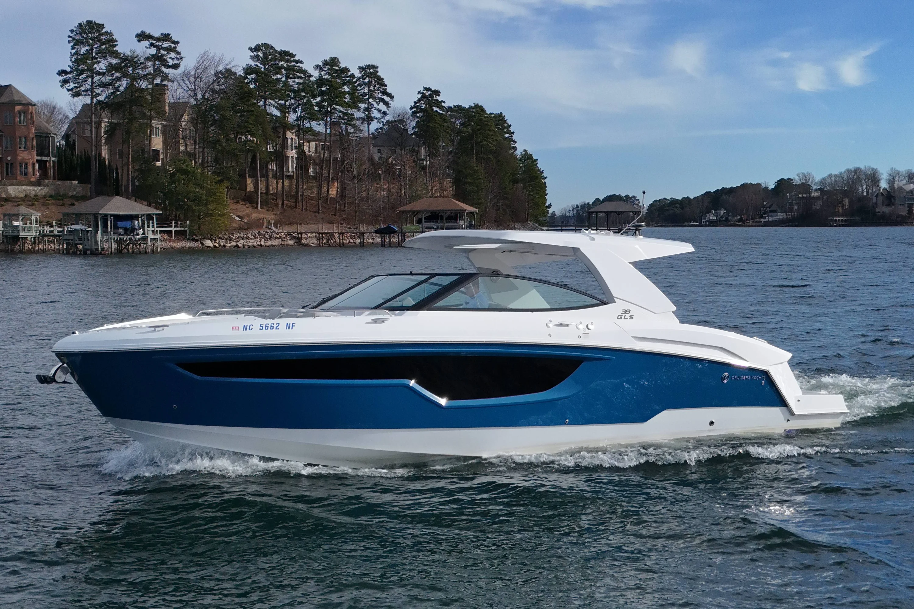 2025 Cruisers Yachts 38 GLS Image Thumbnail #0