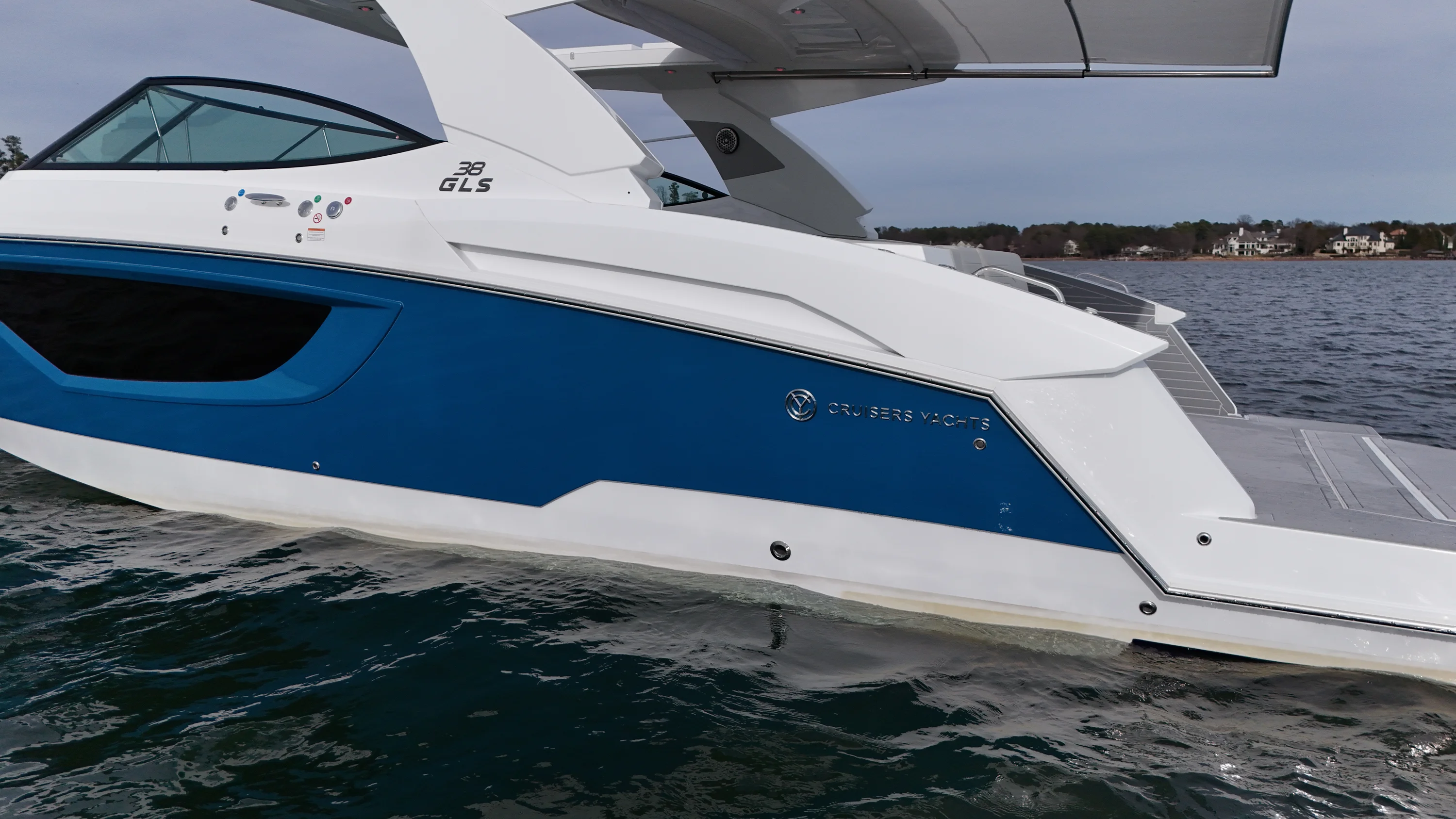 2025 Cruisers Yachts 38 GLS Image Thumbnail #10