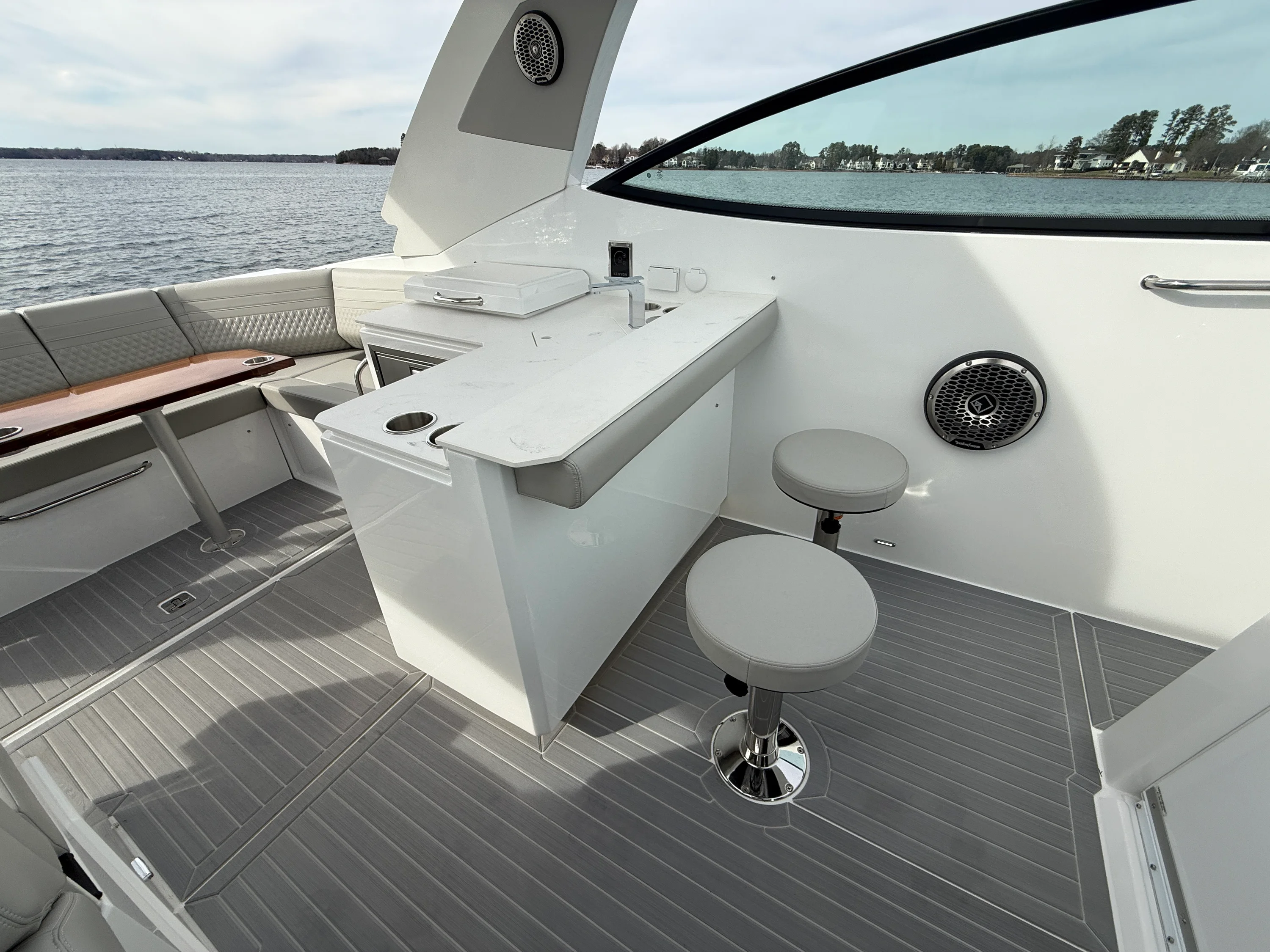 2025 Cruisers Yachts 38 GLS Image Thumbnail #23