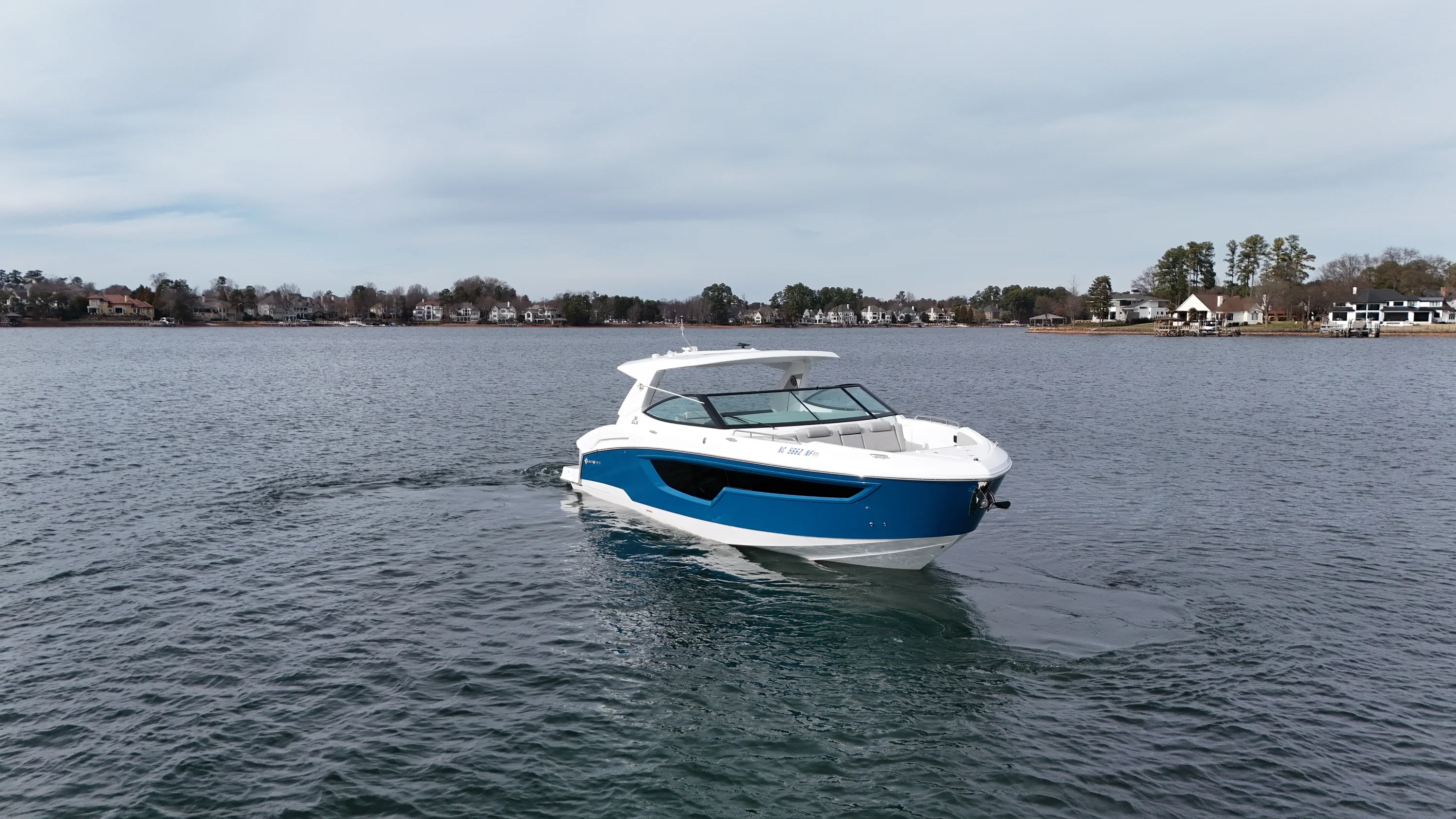 2025 Cruisers Yachts 38 GLS Image Thumbnail #3