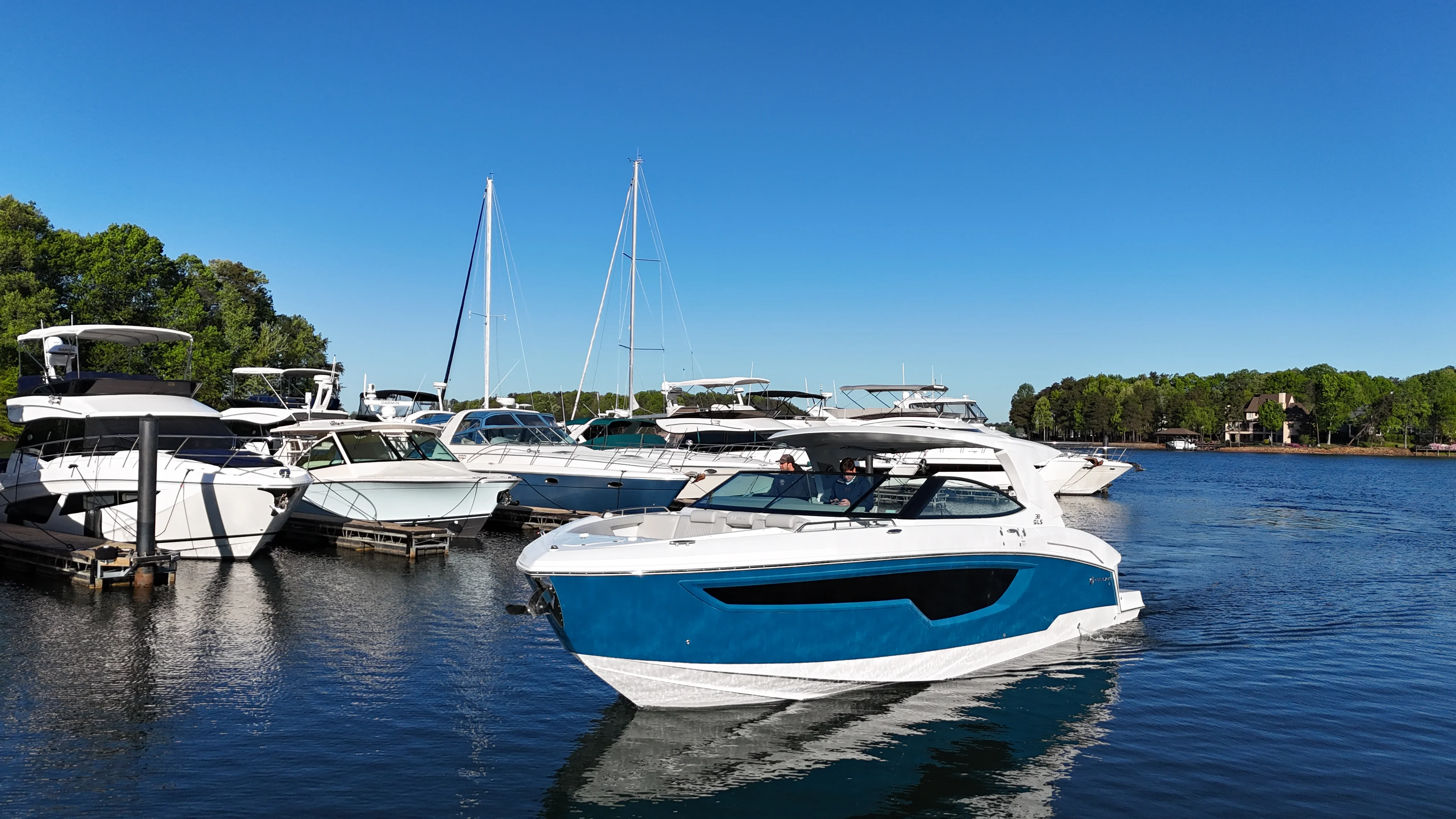 2025 Cruisers Yachts 38 GLS Image Thumbnail #24