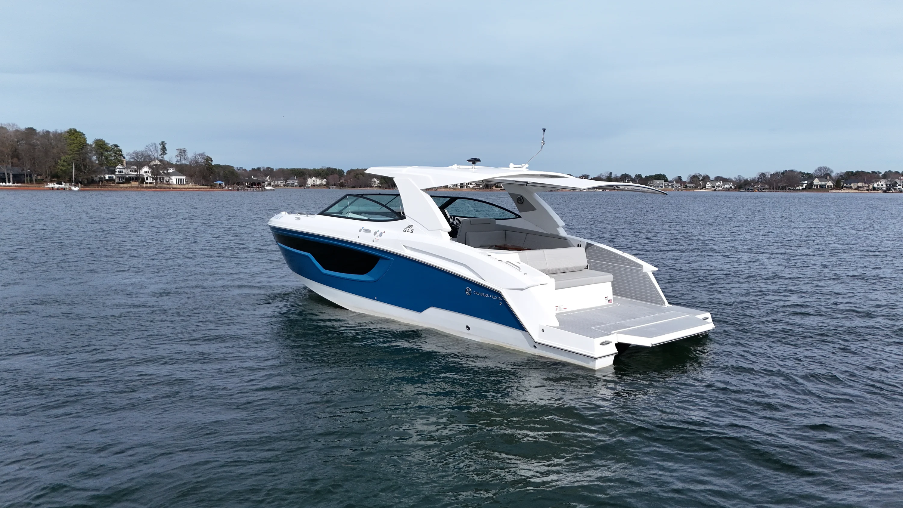 2025 Cruisers Yachts 38 GLS Image Thumbnail #9