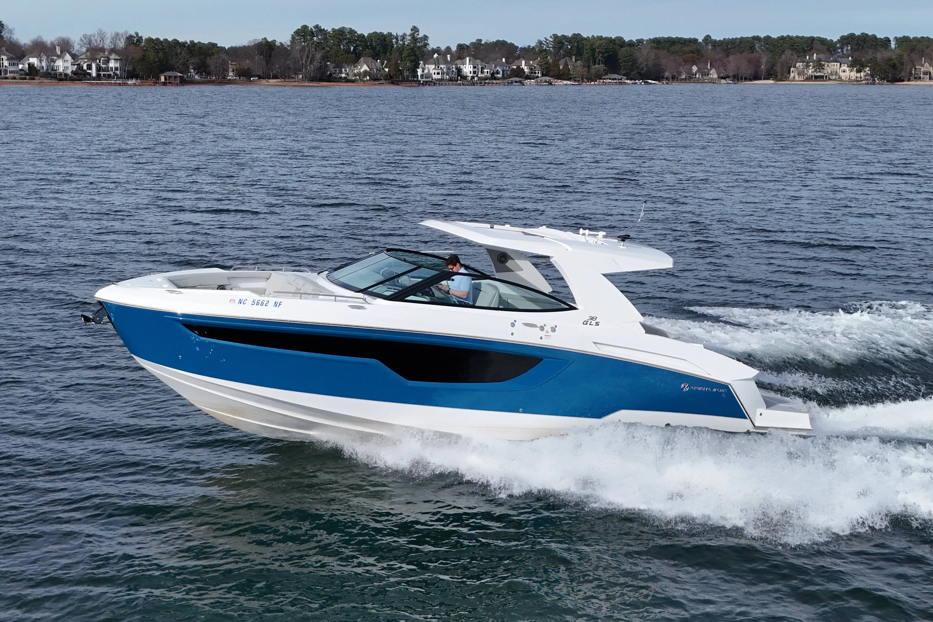 2025 Cruisers Yachts 38 GLS Image Thumbnail #1