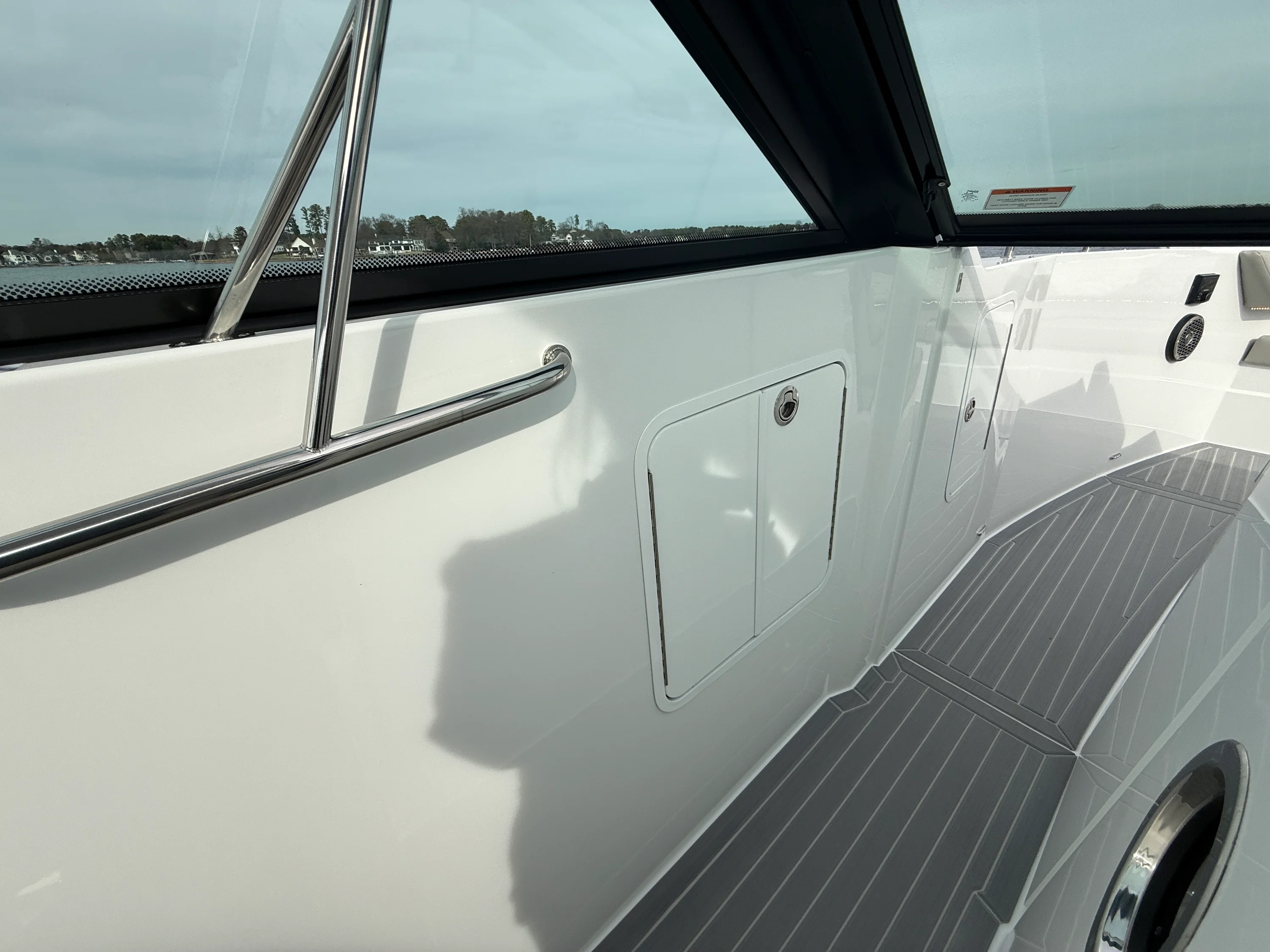 2025 Cruisers Yachts 38 GLS Image Thumbnail #30