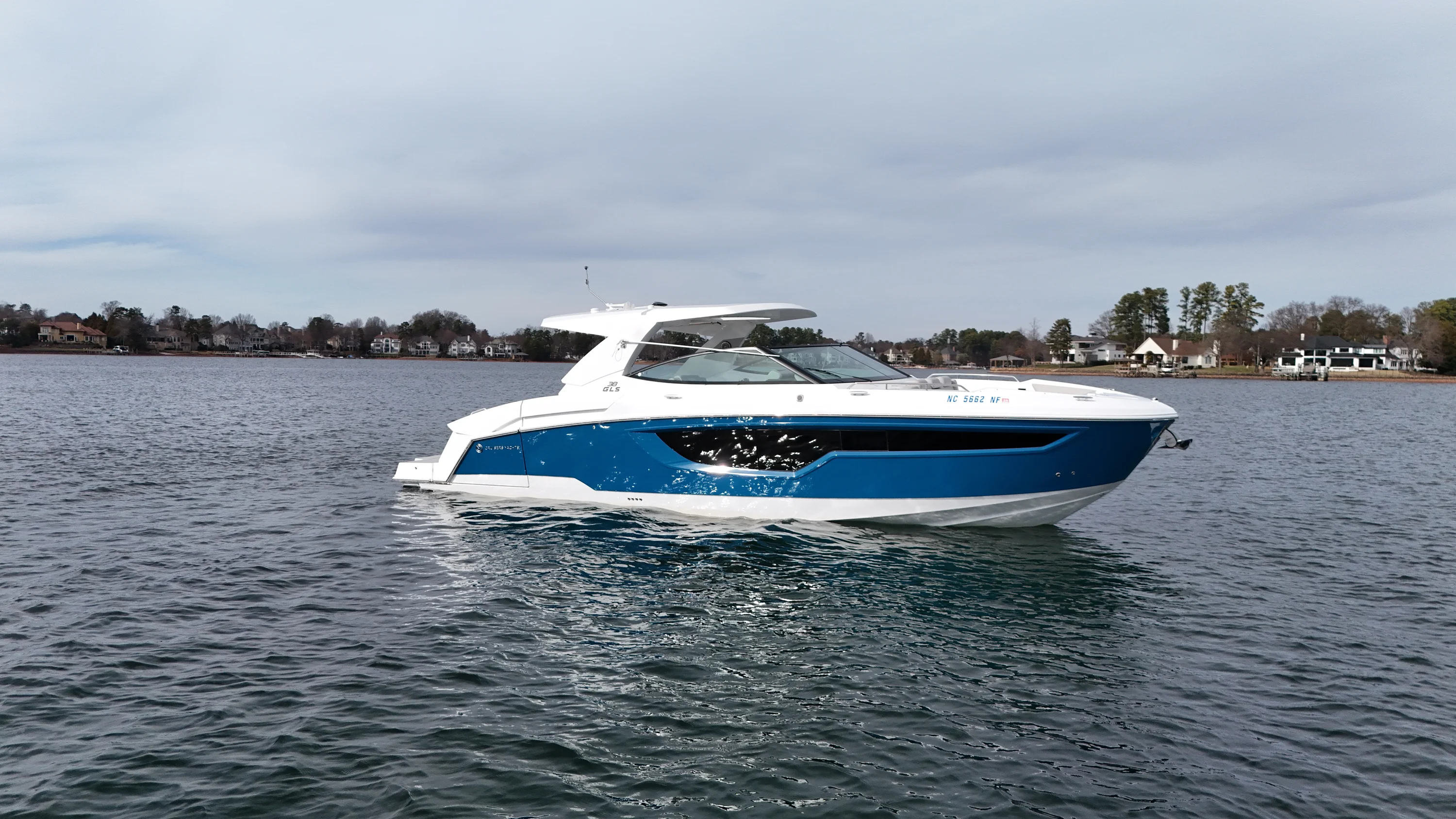 2025 Cruisers Yachts 38 GLS Image Thumbnail #6