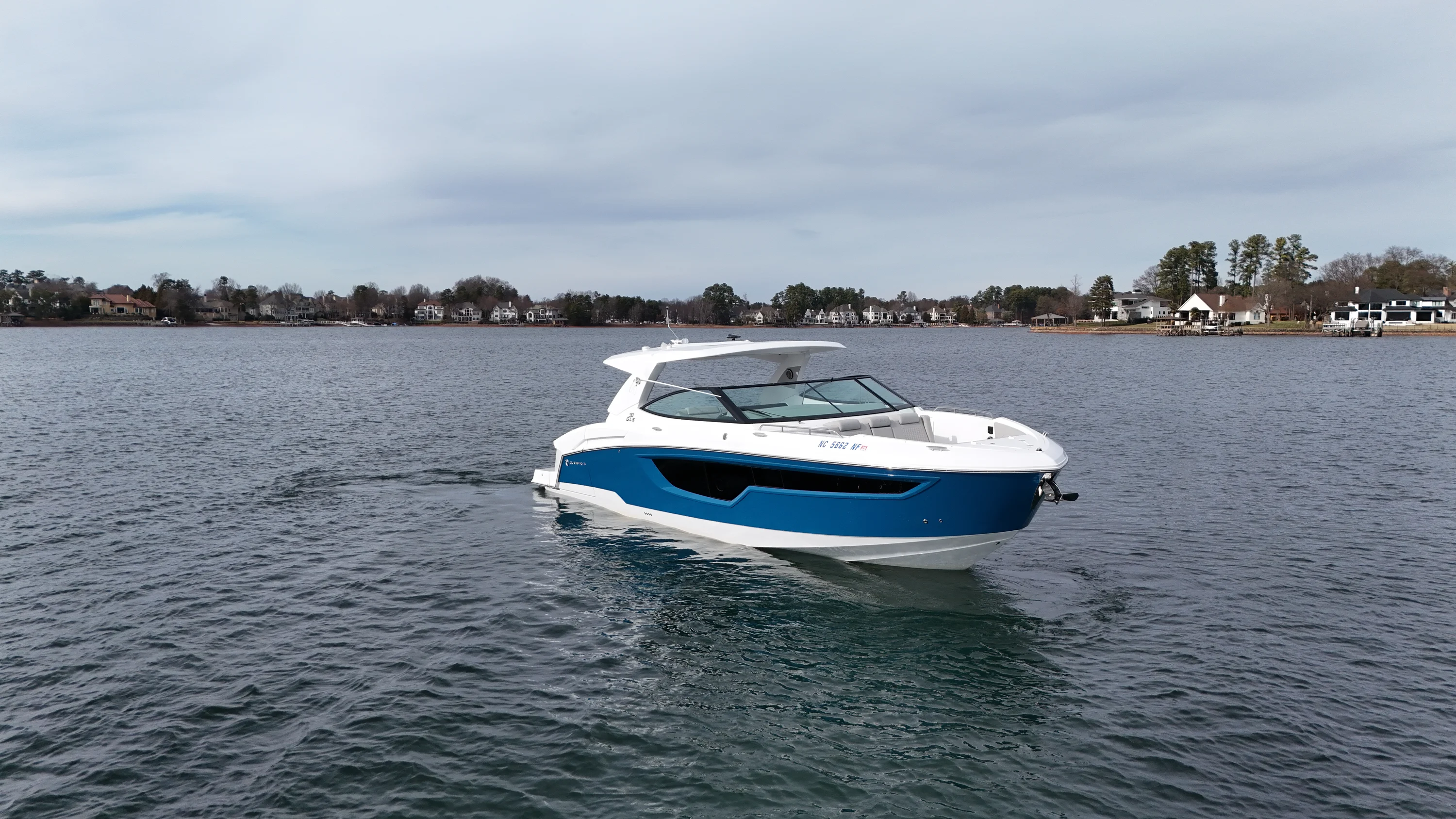 2025 Cruisers Yachts 38 GLS Image Thumbnail #5