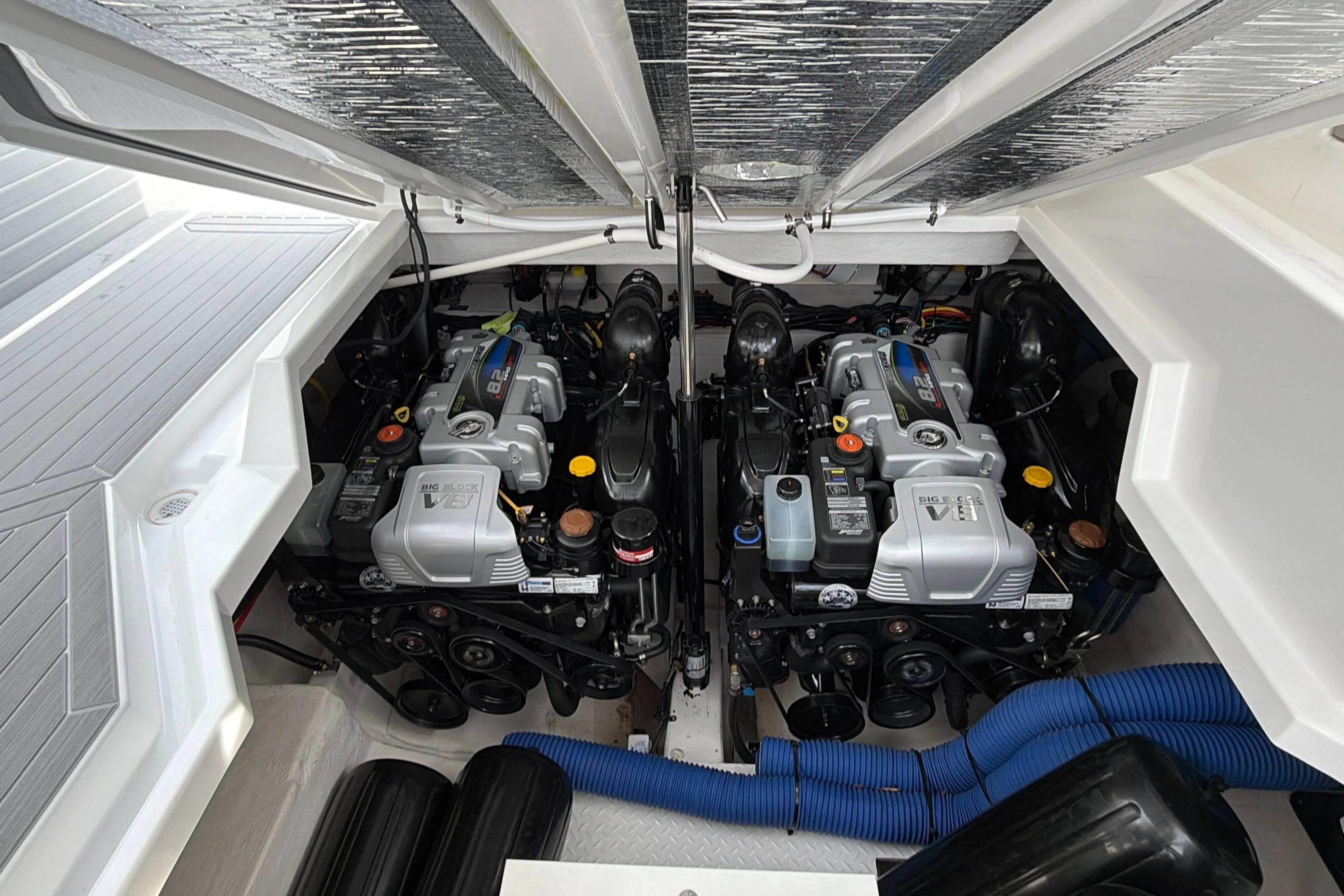 2025 Cruisers Yachts 38 GLS Image Thumbnail #54