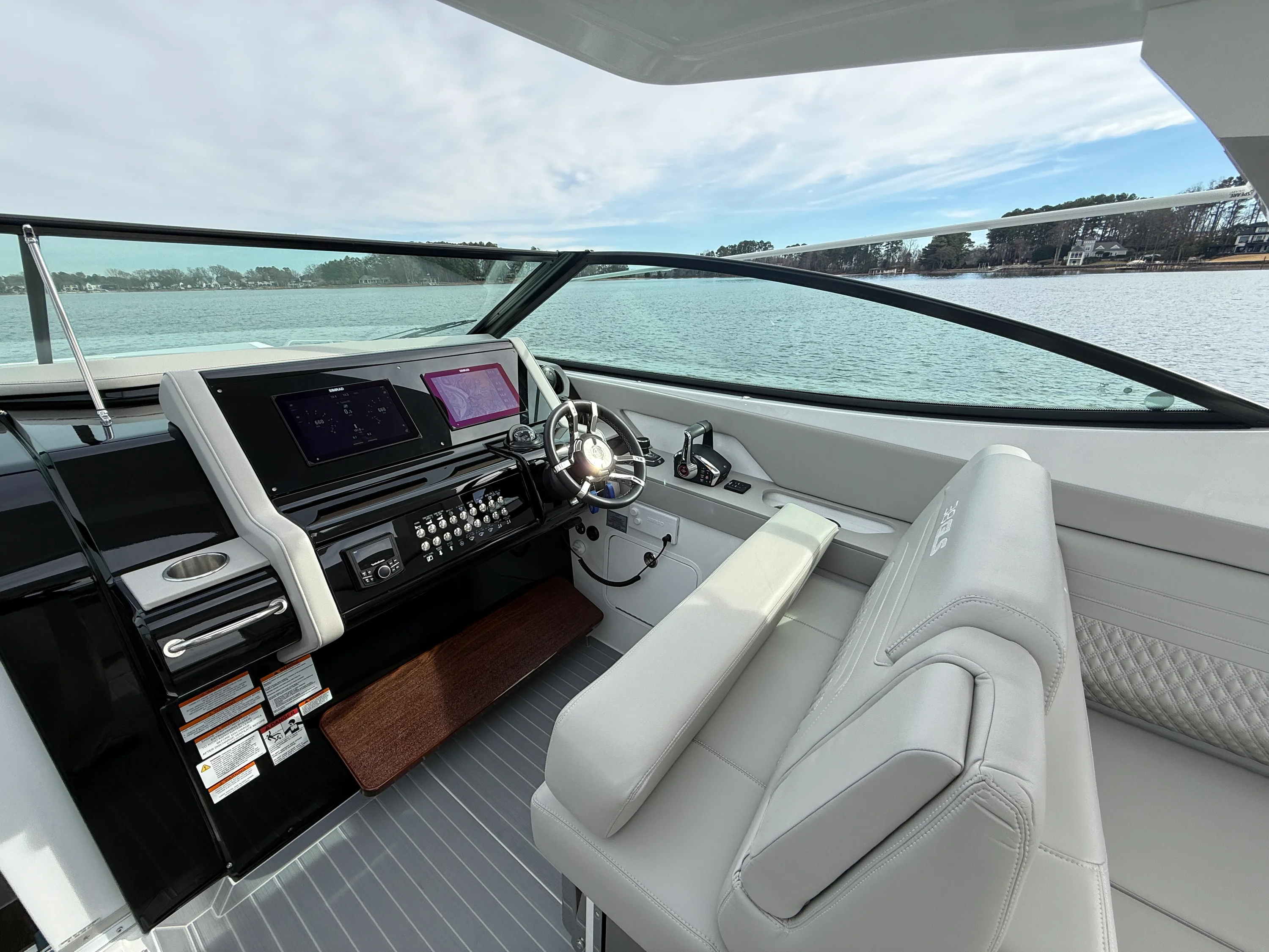 2025 Cruisers Yachts 38 GLS Image Thumbnail #26