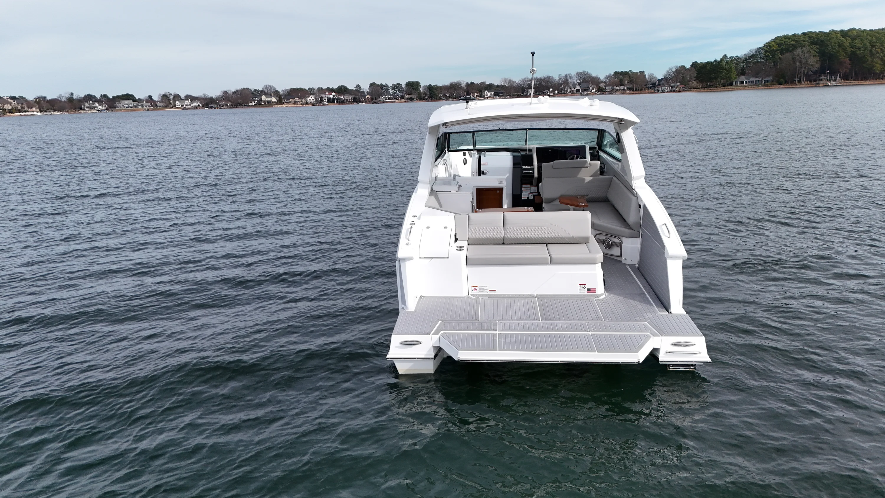 2025 Cruisers Yachts 38 GLS Image Thumbnail #11