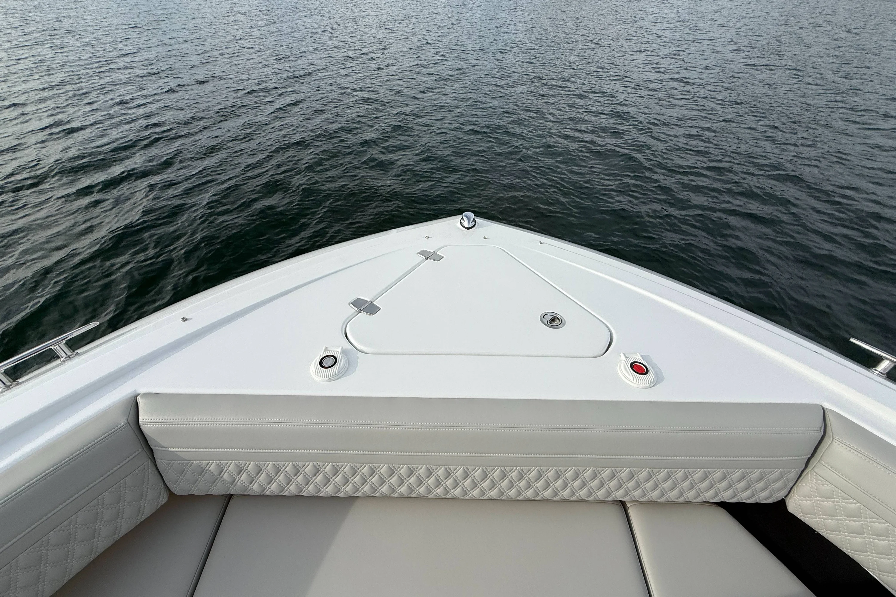 2025 Cruisers Yachts 38 GLS Image Thumbnail #38