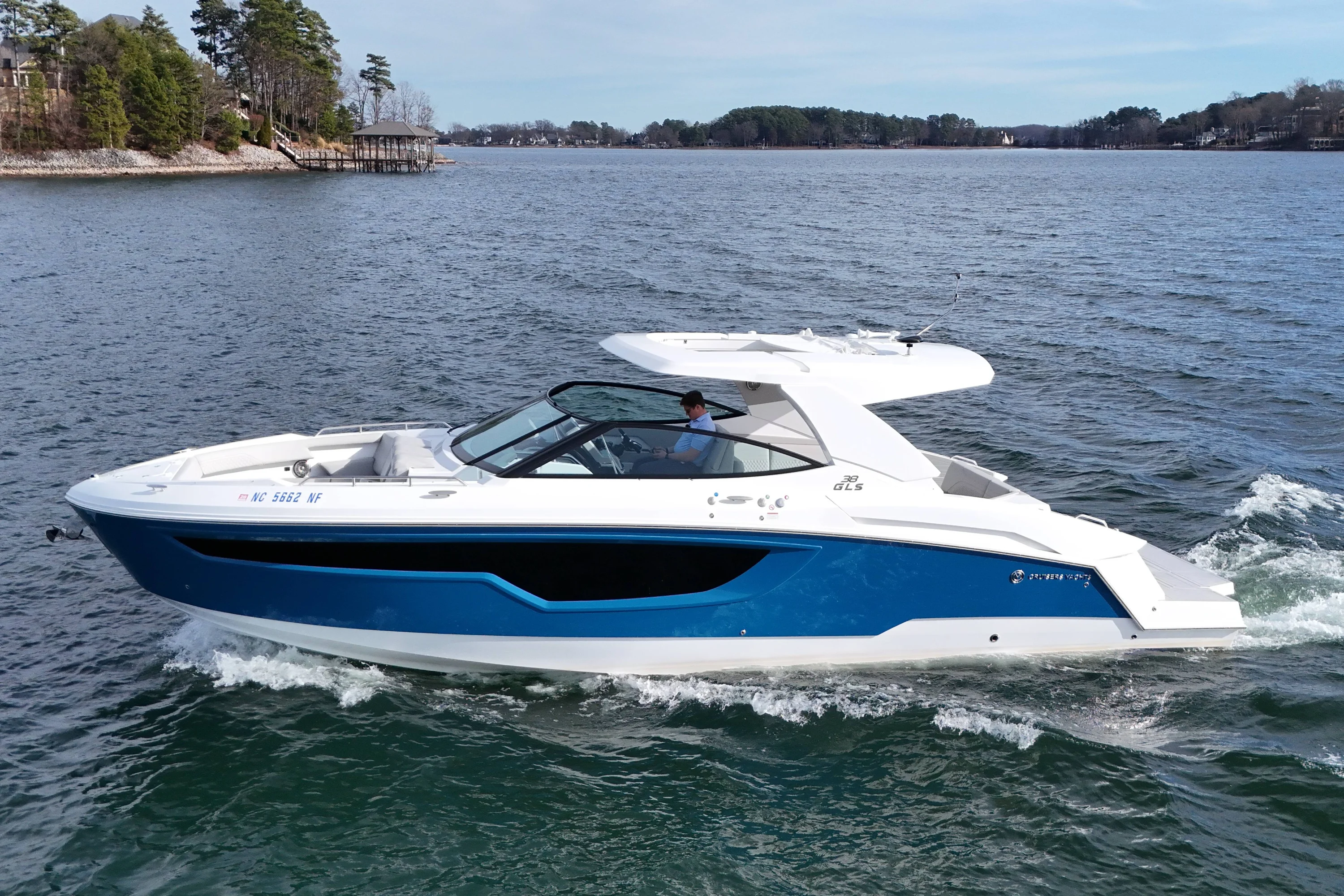 2025 Cruisers Yachts 38 GLS Image Thumbnail #65