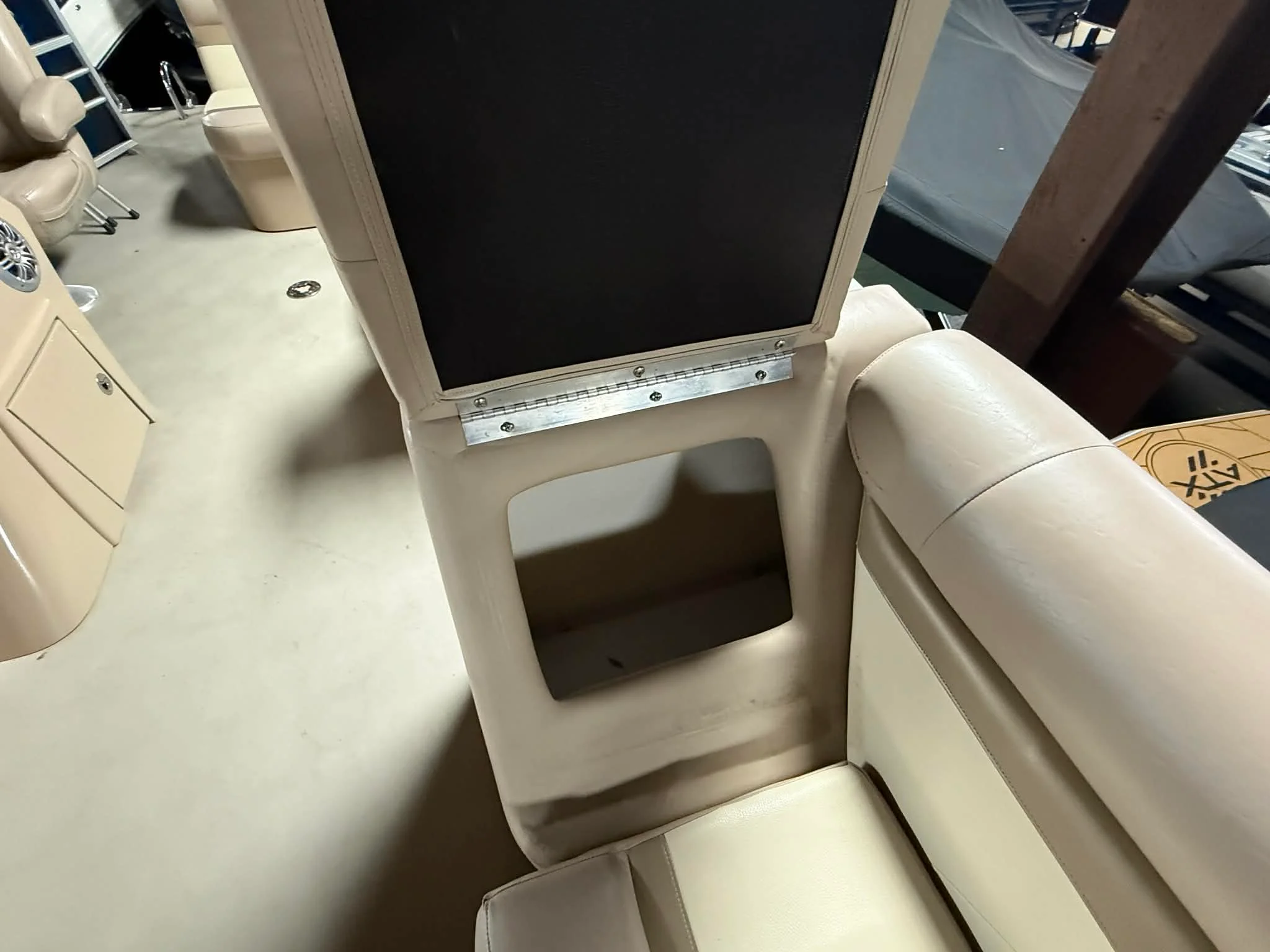 2014 Crest 230 CREST II Image Thumbnail #5